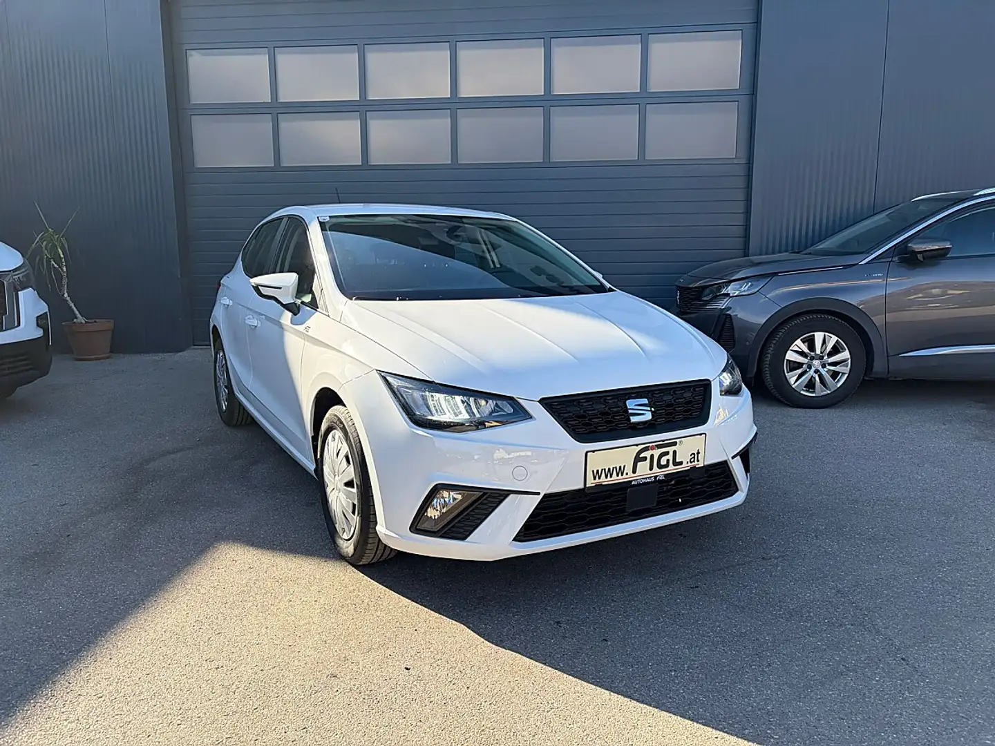 SEAT Ibiza 1,0 Reference Weiß - 1