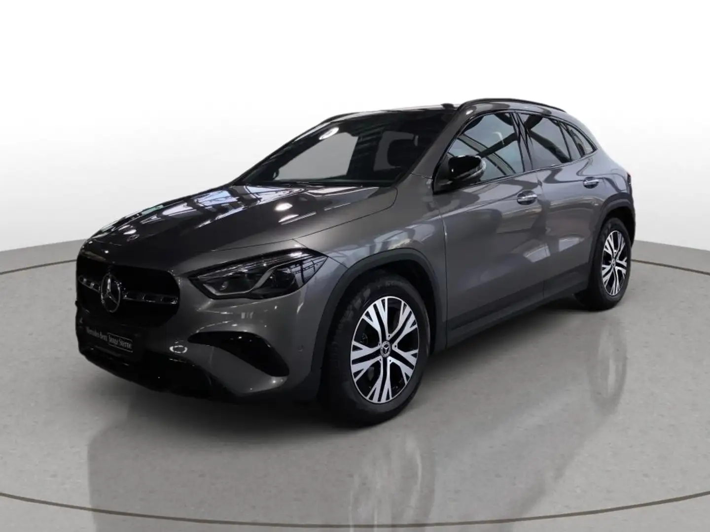 Mercedes-Benz GLA 180 Progressive Line+Night+AHK+DISTR+KEYLESS Grau - 2