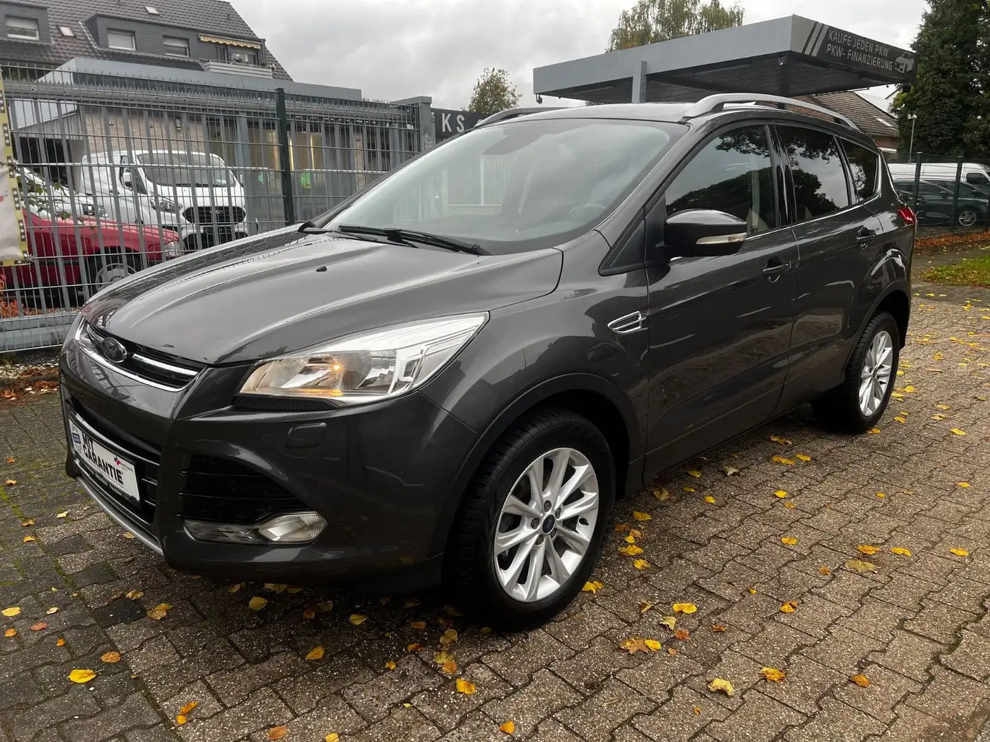 Ford Kuga Titanium KAMERA/PDC/T.LEDER/TÜV Grau - 2