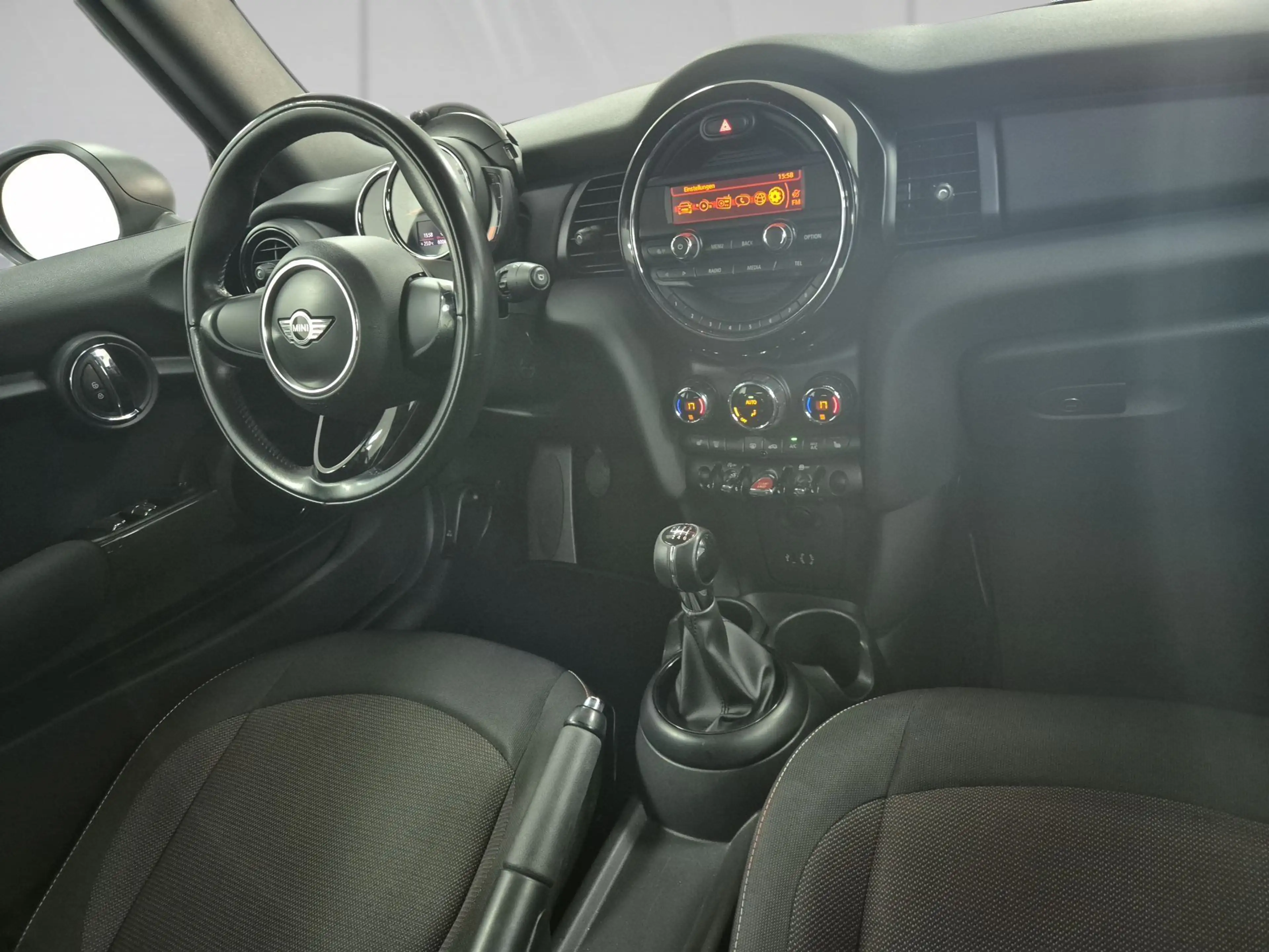 MINI One Cabrio *JohnCooperWorks*PDC*SHZ* — photo 10