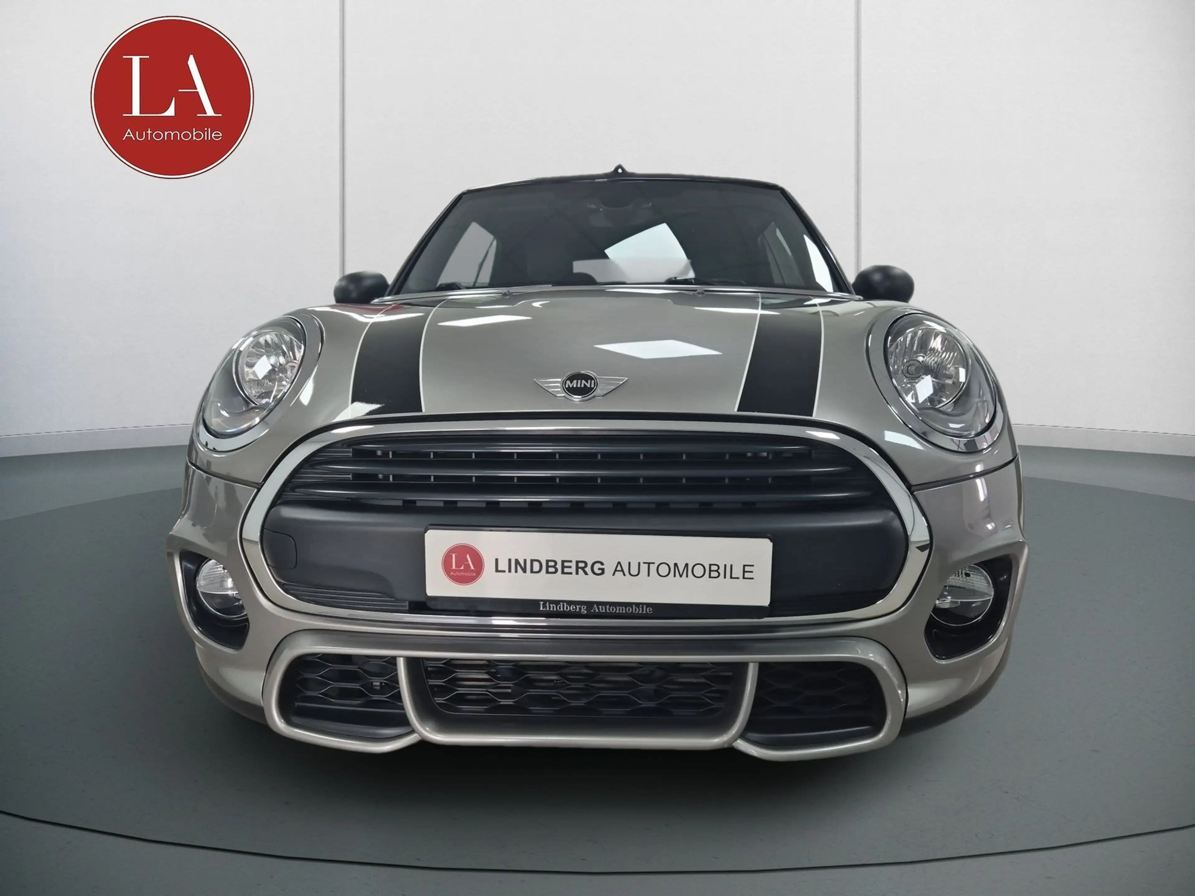 MINI One Cabrio *JohnCooperWorks*PDC*SHZ* — photo 2