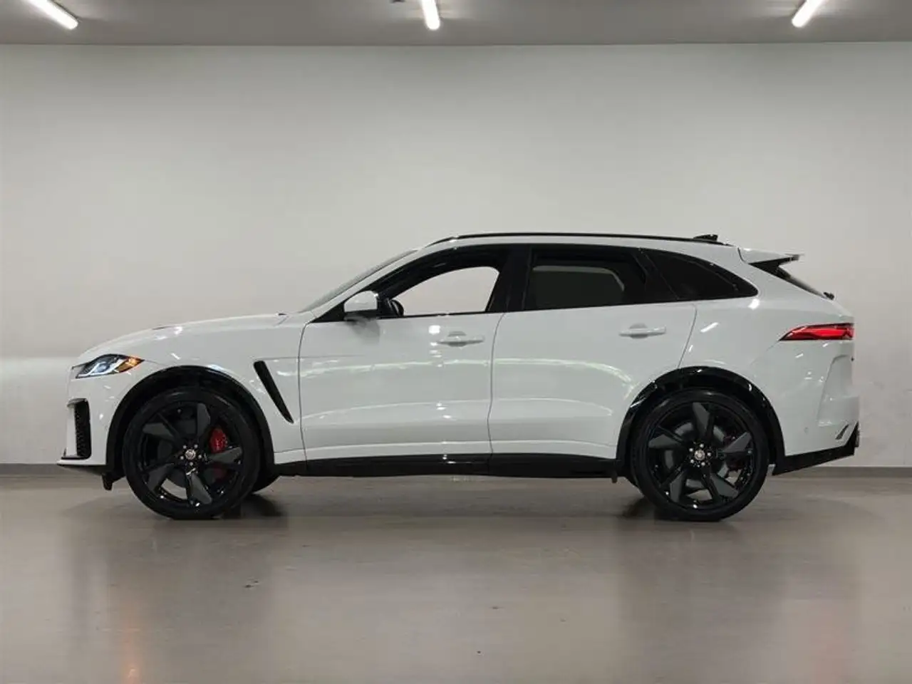 Jaguar F-Pace снимка Jaguar F-Pace