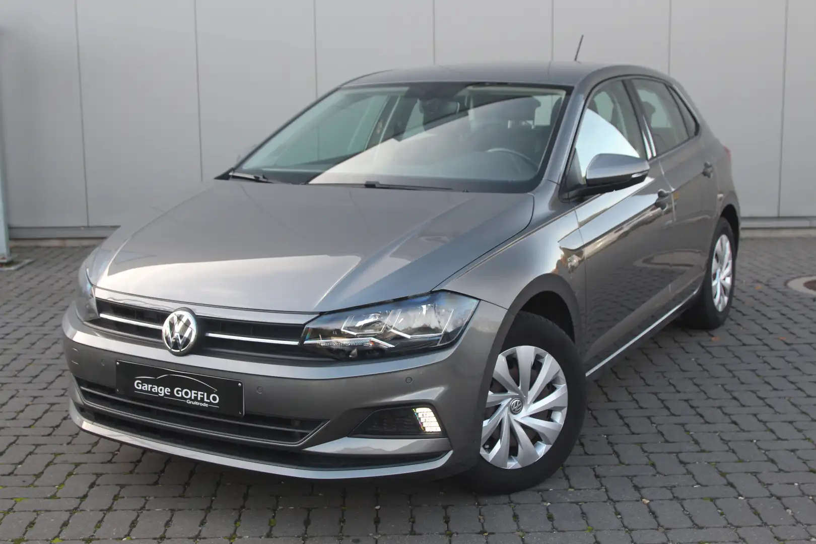 Volkswagen Polo 1.0TSI - 50.254KM - 2020 Gris - 1