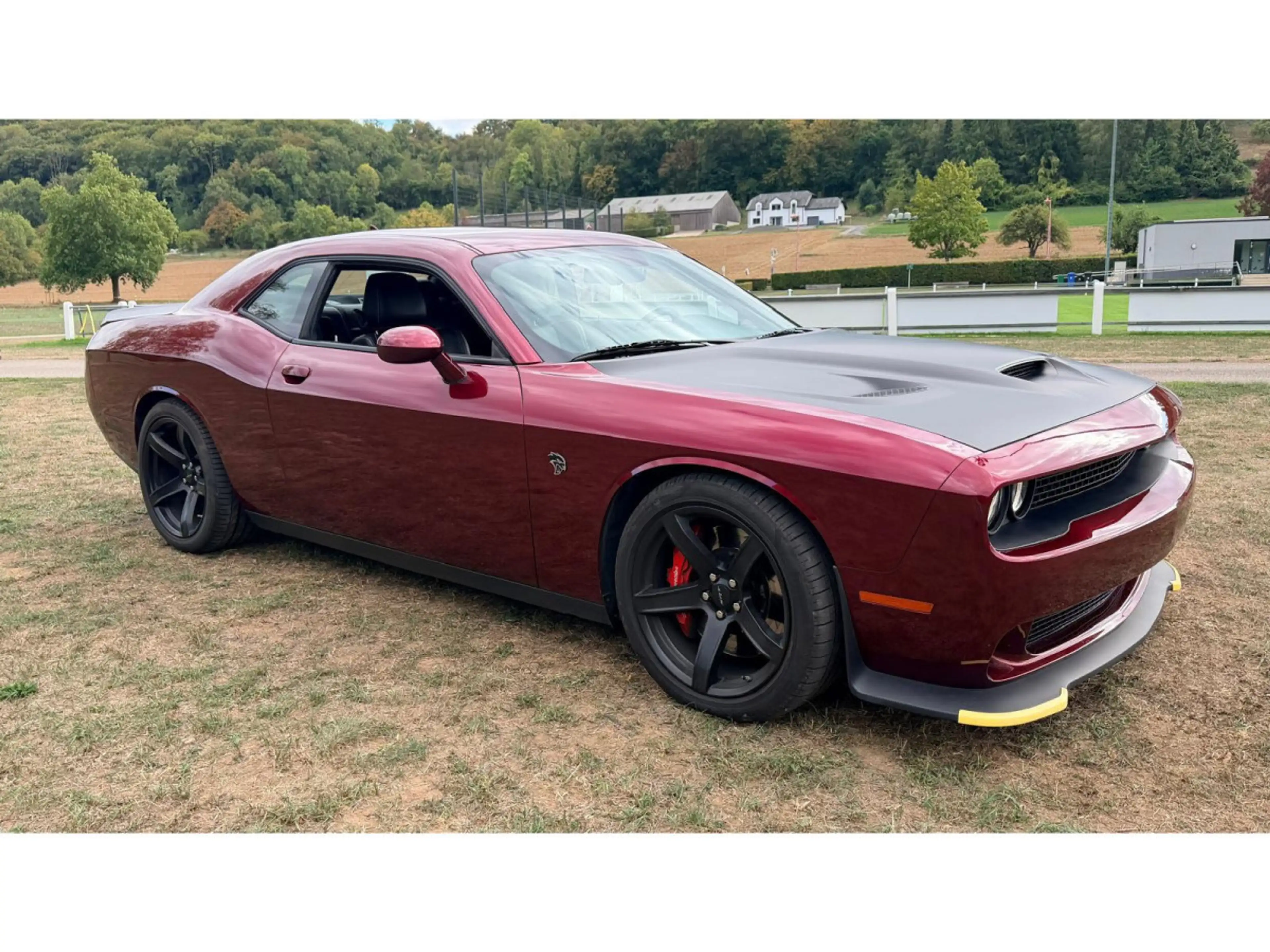 Dodge Challenger 6.2 SRT Hellcat Auto. — photo 6
