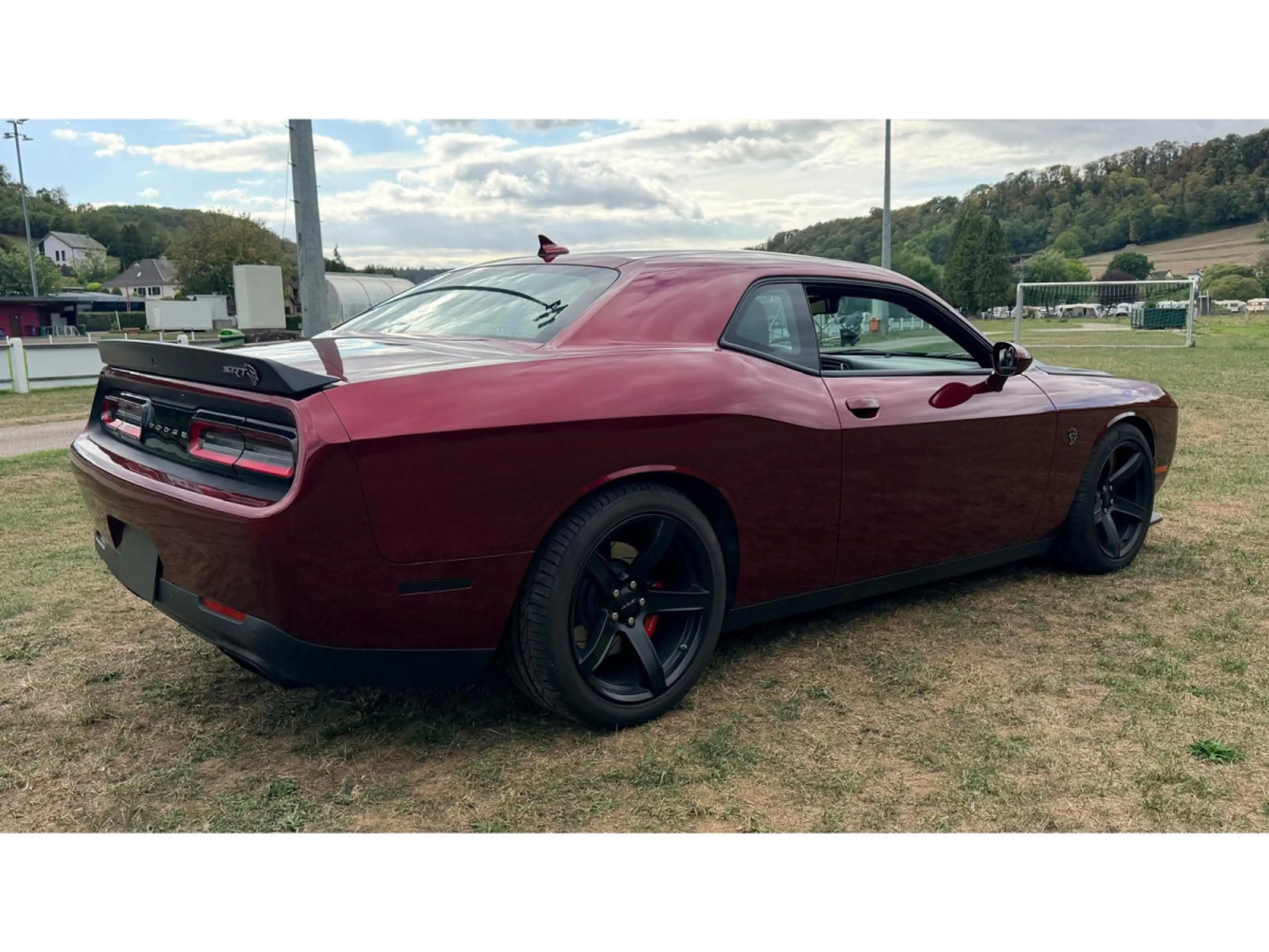 Dodge Challenger 6.2 SRT Hellcat Auto. — photo 8