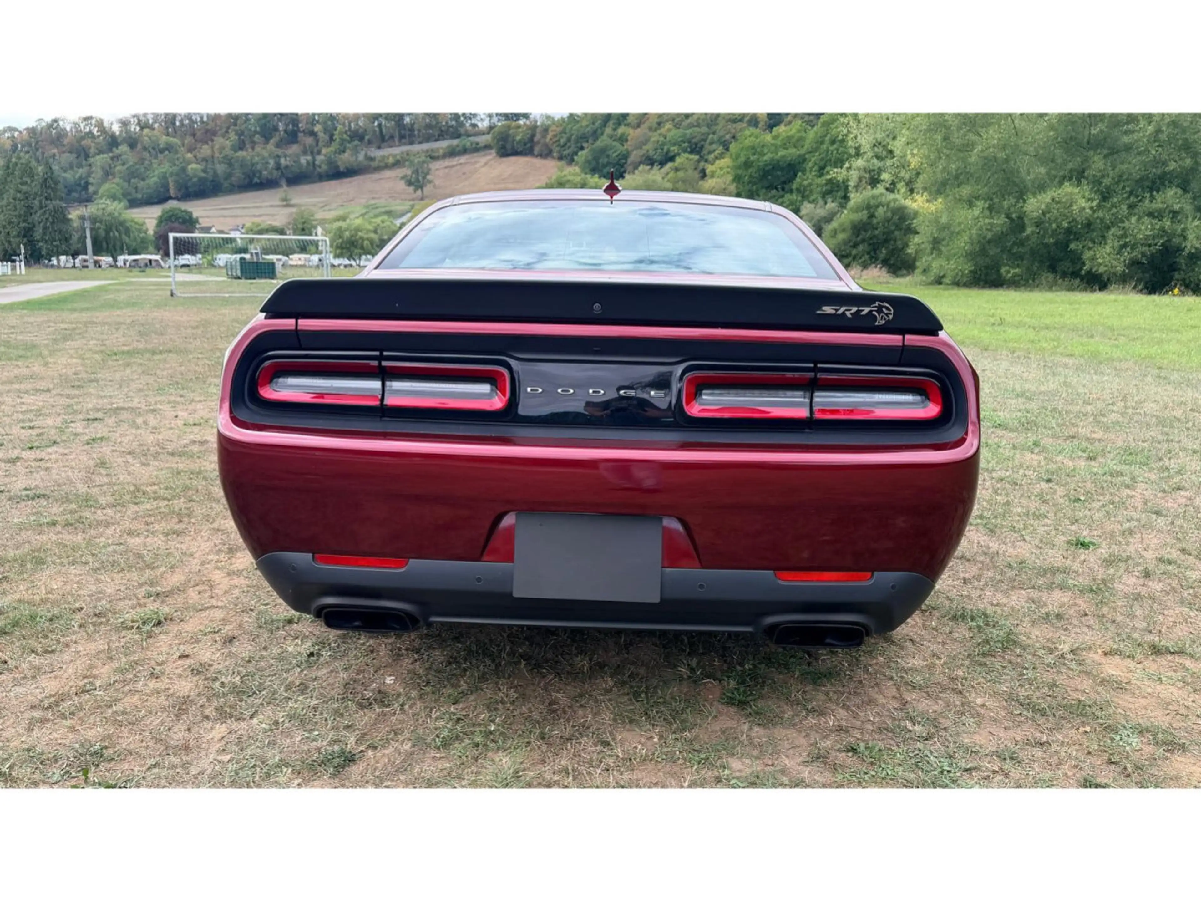 Dodge Challenger 6.2 SRT Hellcat Auto. — photo 9