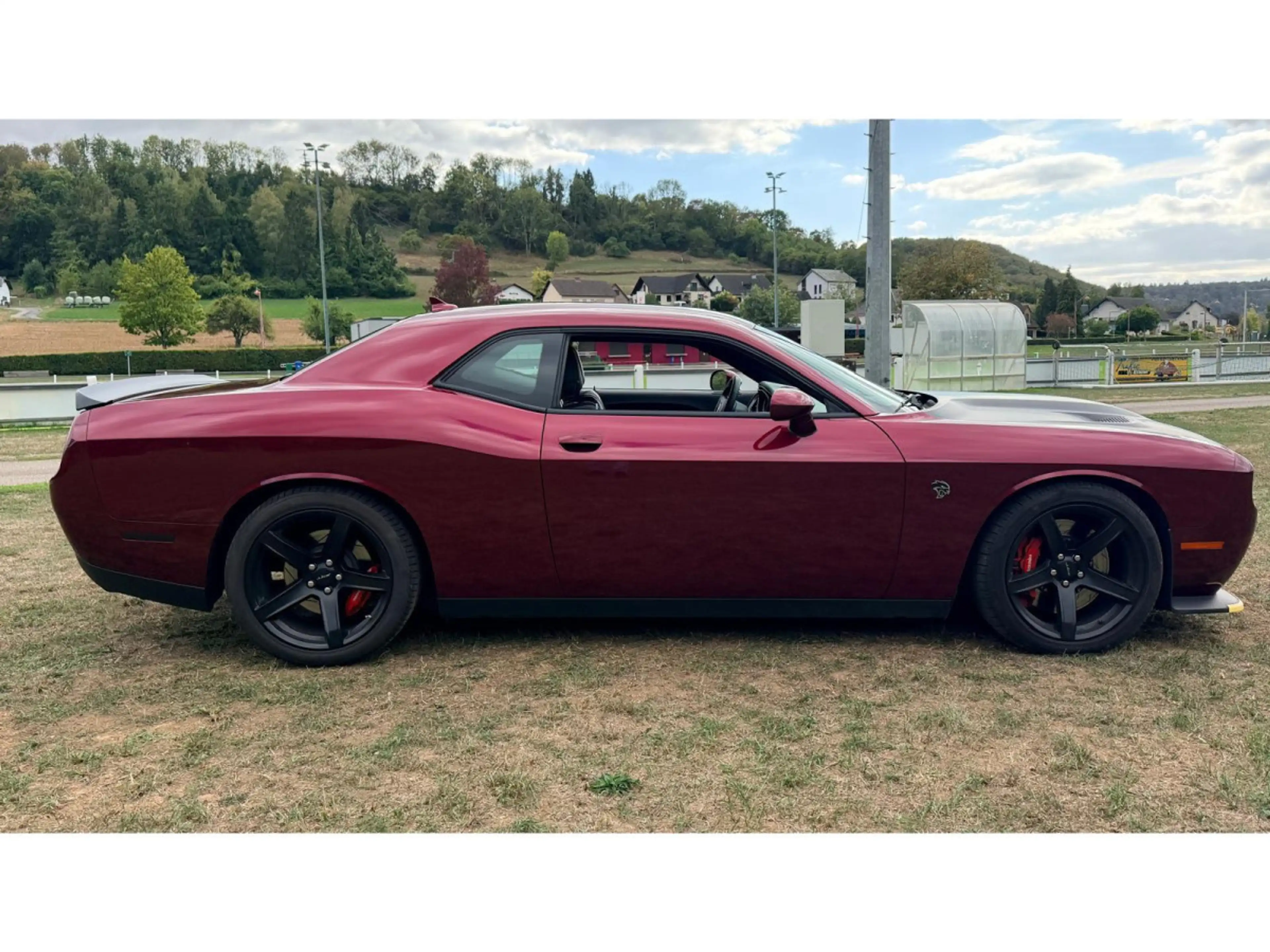 Dodge Challenger 6.2 SRT Hellcat Auto. — photo 5