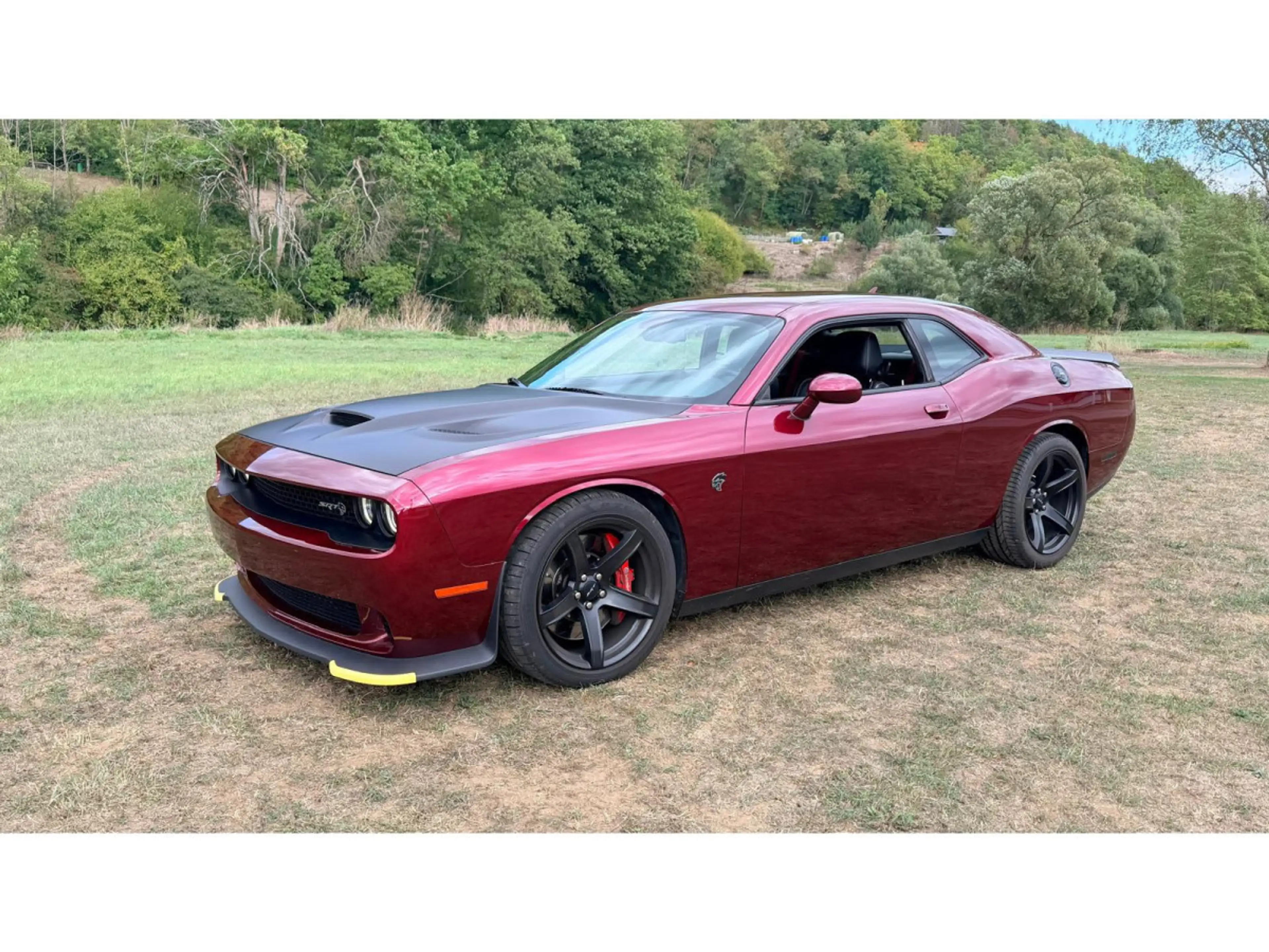 Dodge Challenger 6.2 SRT Hellcat Auto. — photo 2