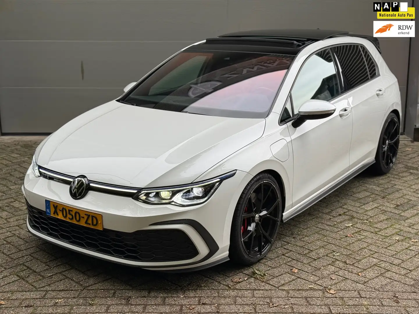 Volkswagen Golf GTE 1.4 eHybrid l Akrapovic l Pano l Volleder l Intell Blanc - 1