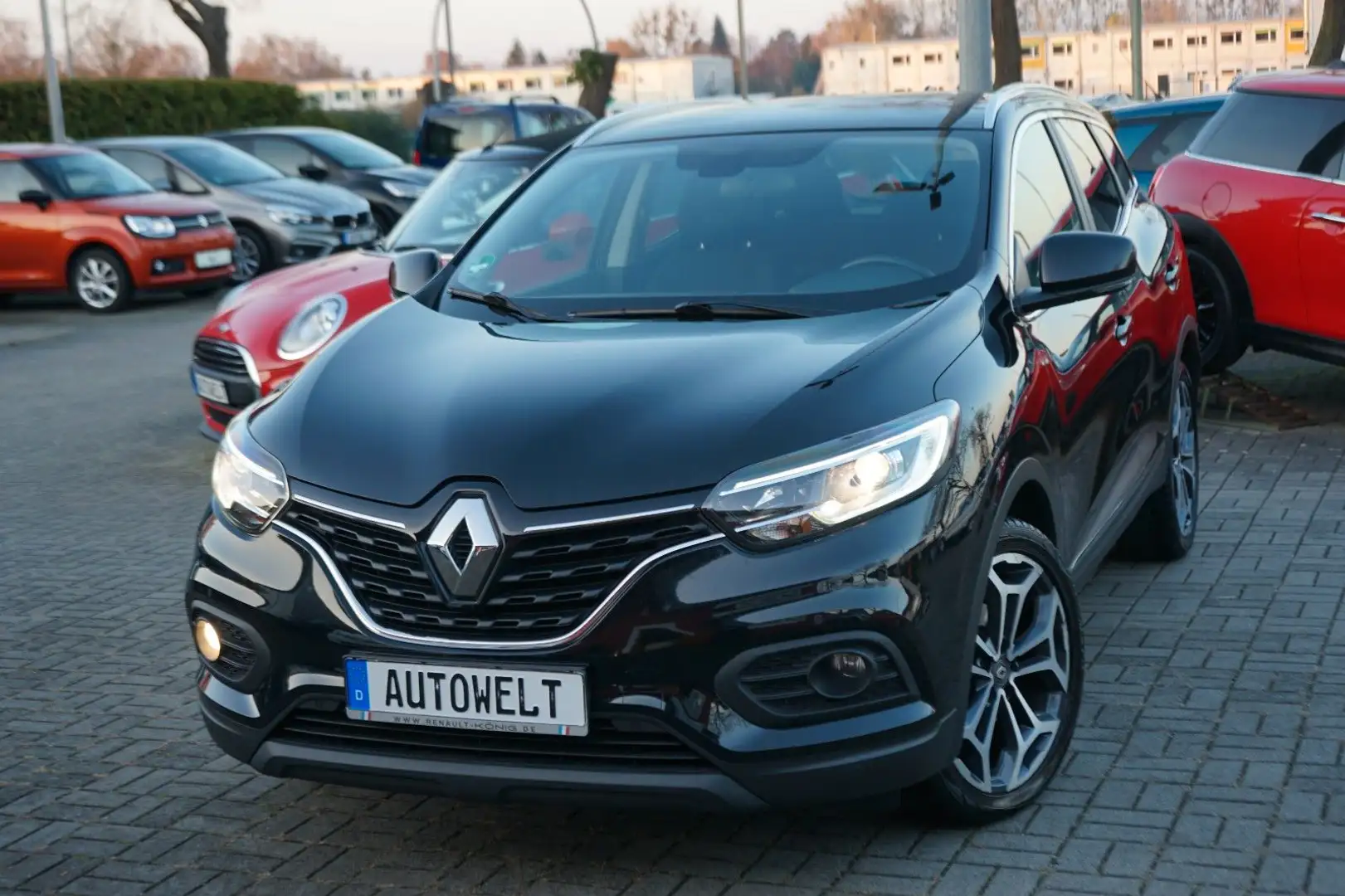 Renault Kadjar TCe 140 EDC GPF Limited Schwarz - 1