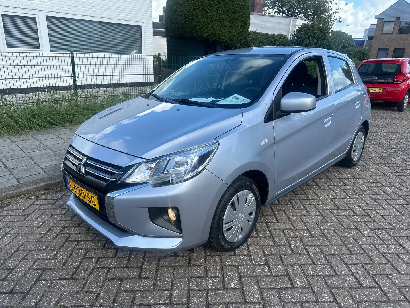 Mitsubishi Space Star 1.2 Cool+ Grijs - 2