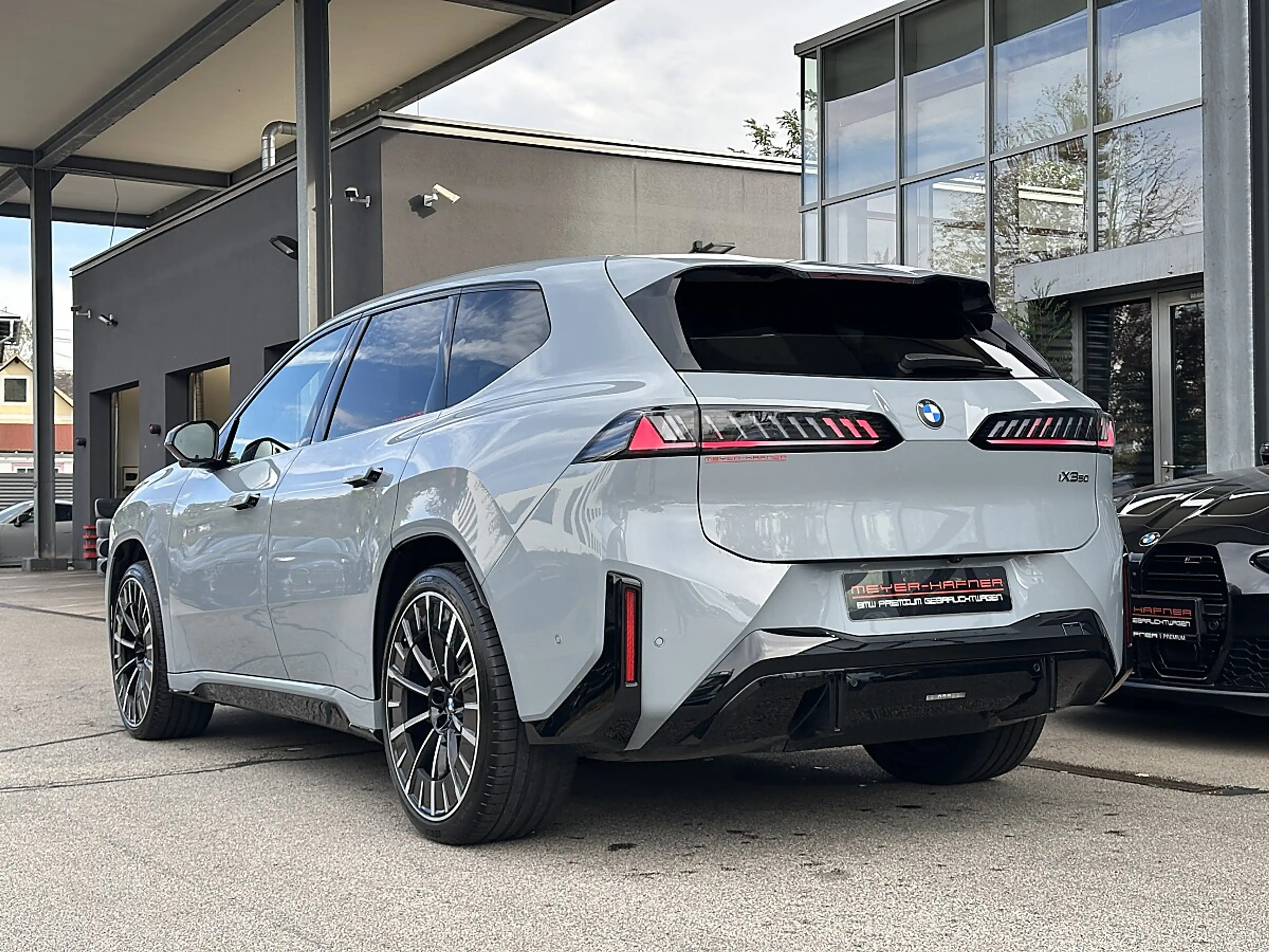 BMW iX3 50 xDrive M-Paket PRO — photo 12