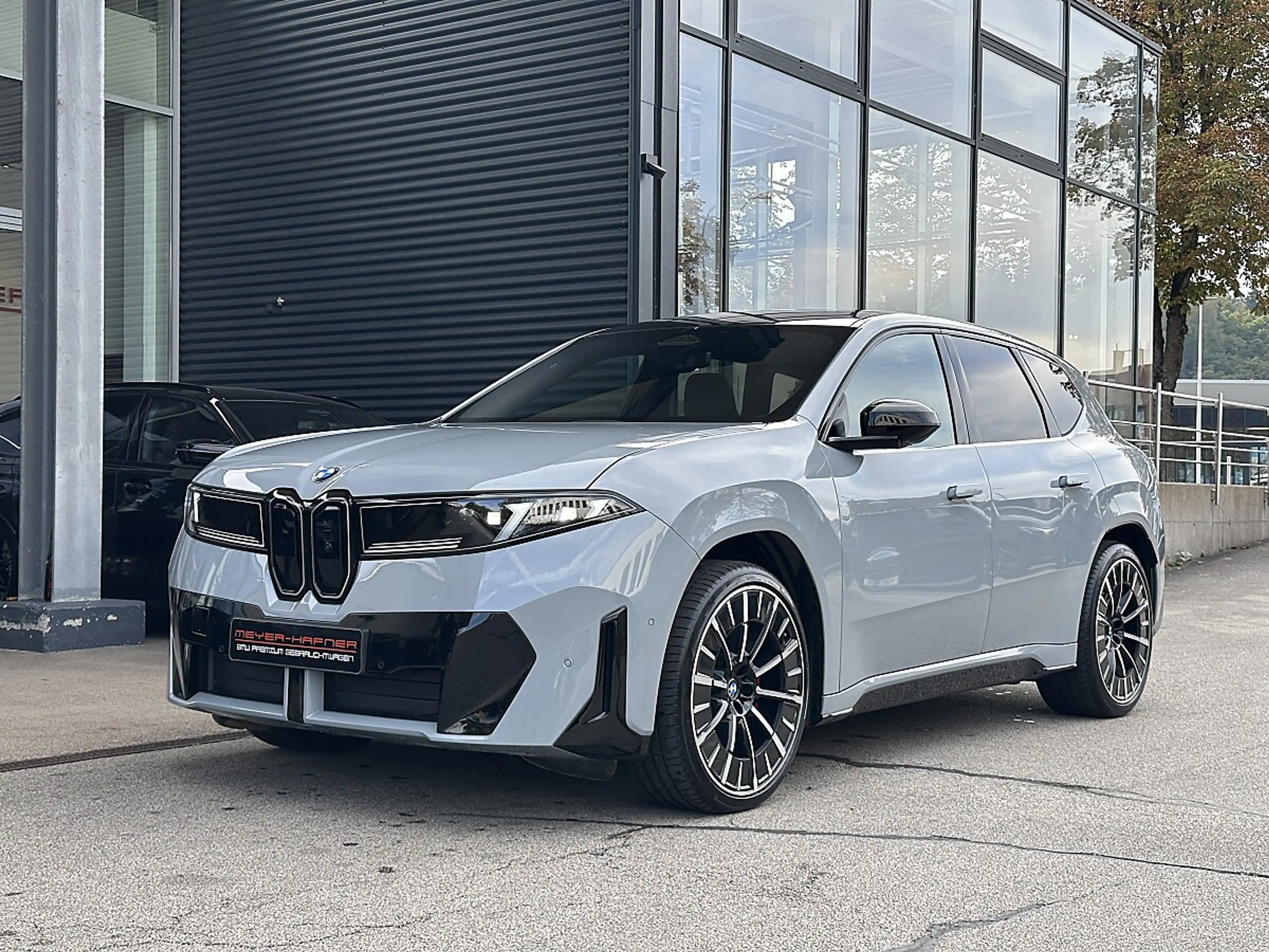 BMW iX3 50 xDrive M-Paket PRO — photo 2
