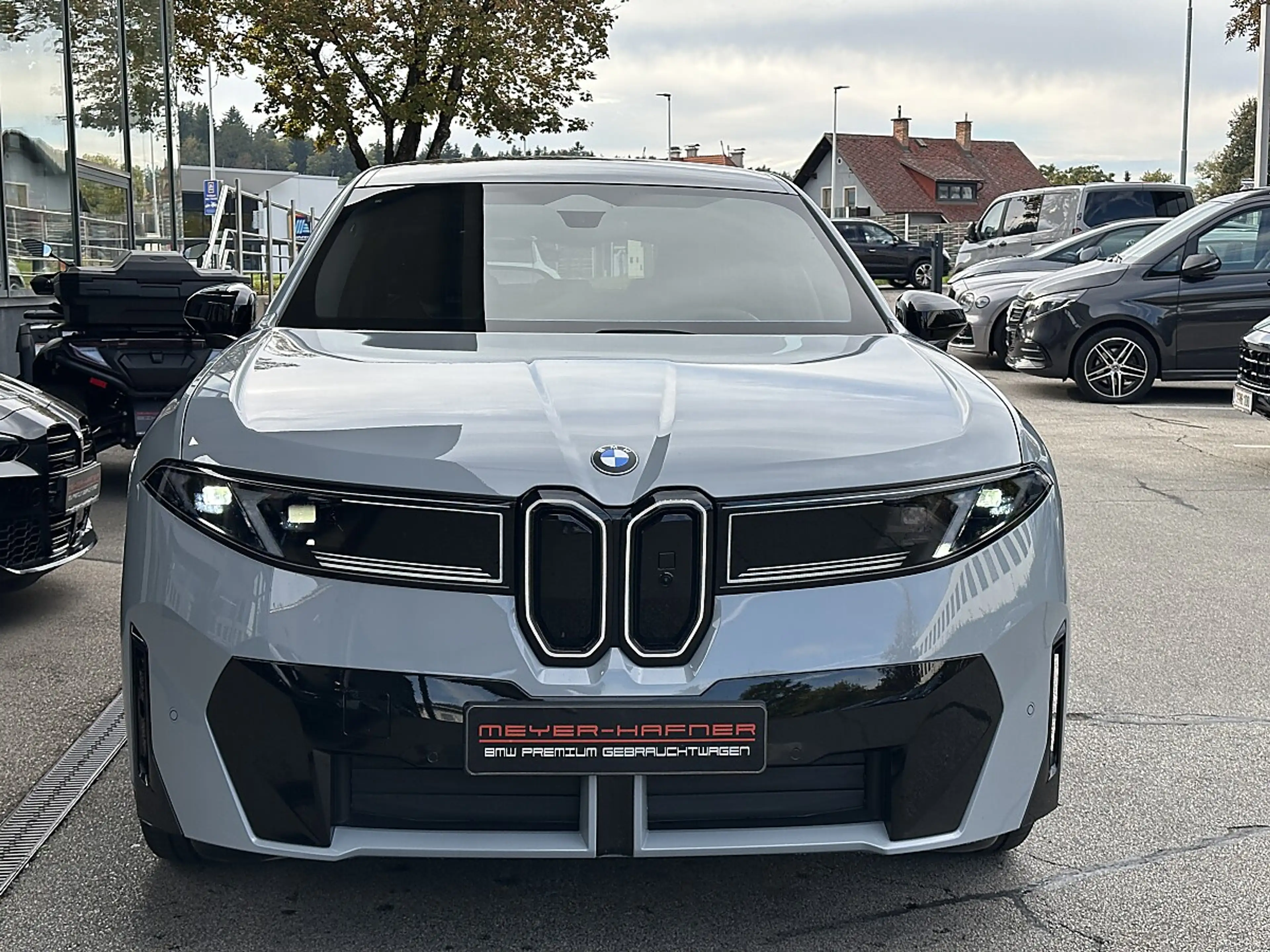 BMW iX3 50 xDrive M-Paket PRO — photo 3