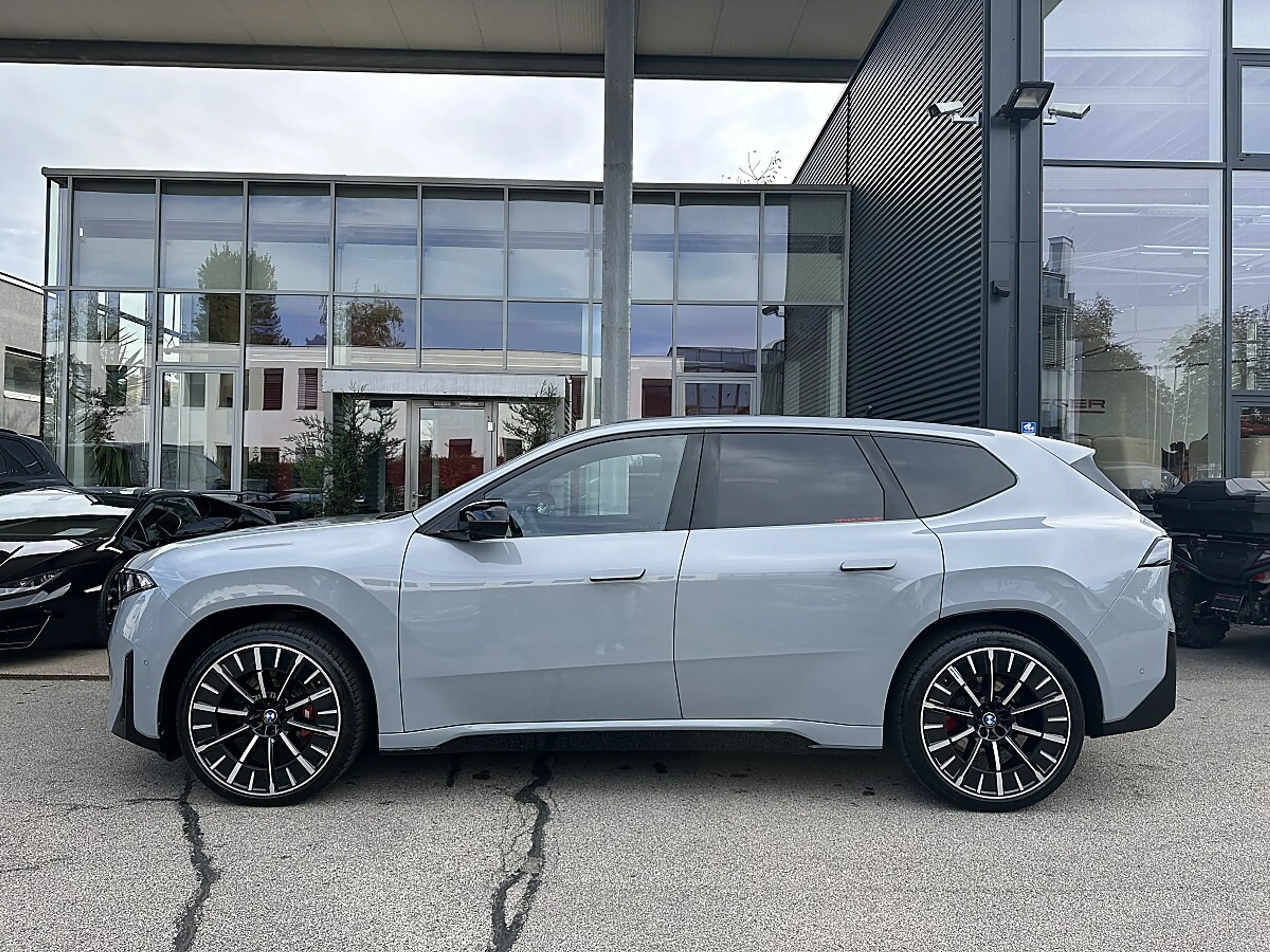 BMW iX3 50 xDrive M-Paket PRO — photo 8