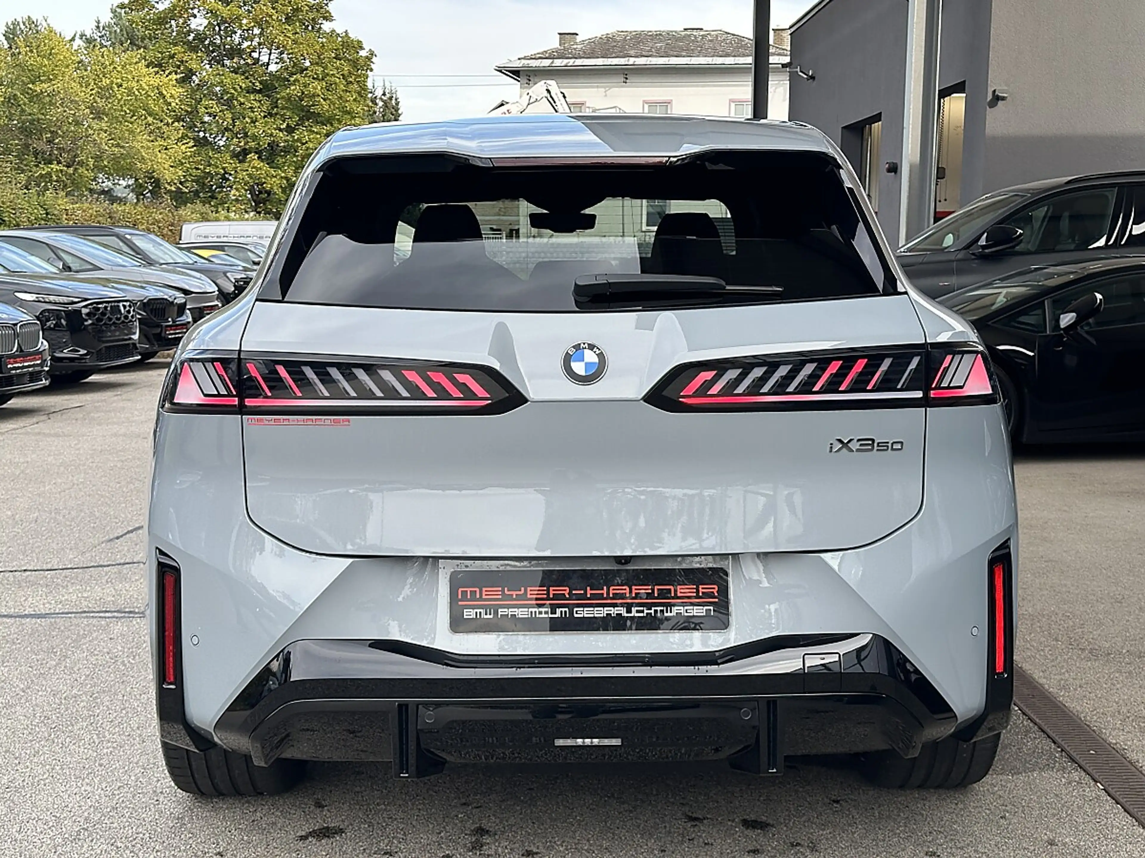 BMW iX3 50 xDrive M-Paket PRO — photo 13