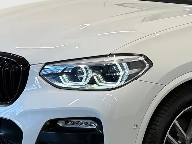 BMW X3 view 12