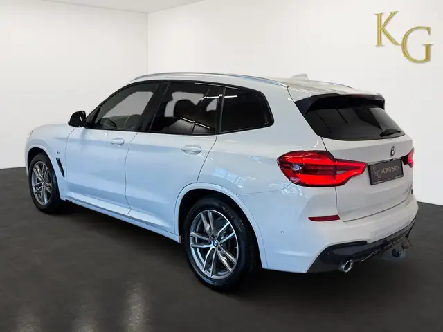 BMW X3 view 5