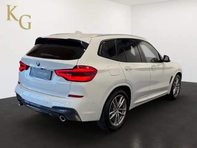 BMW X3 view 8