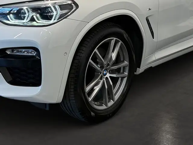 BMW X3 view 13