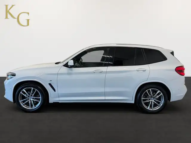 BMW X3 view 4