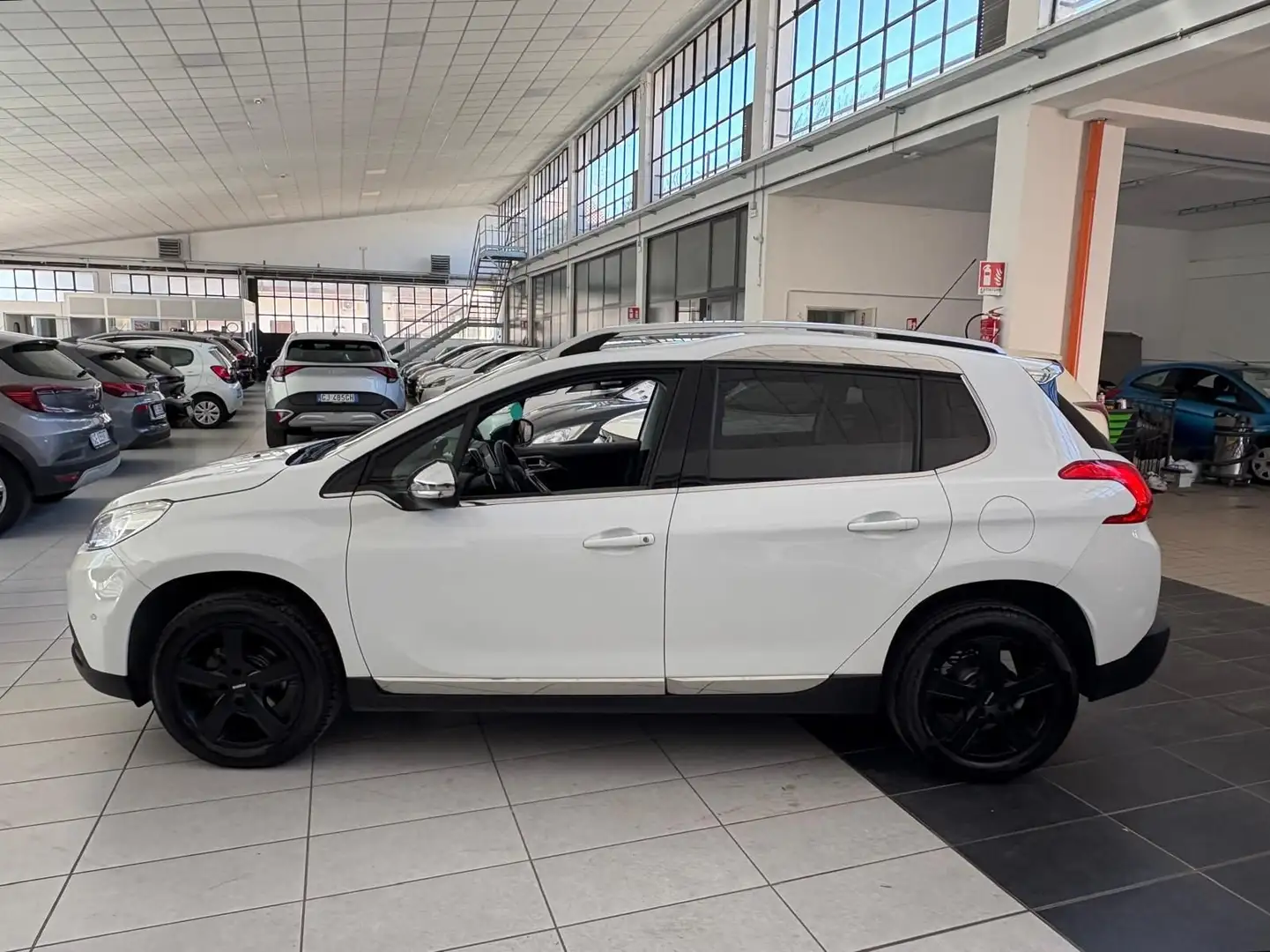 Peugeot 2008 1.6 e-HDi 92 CV Stop&Start Allure Blanco - 1