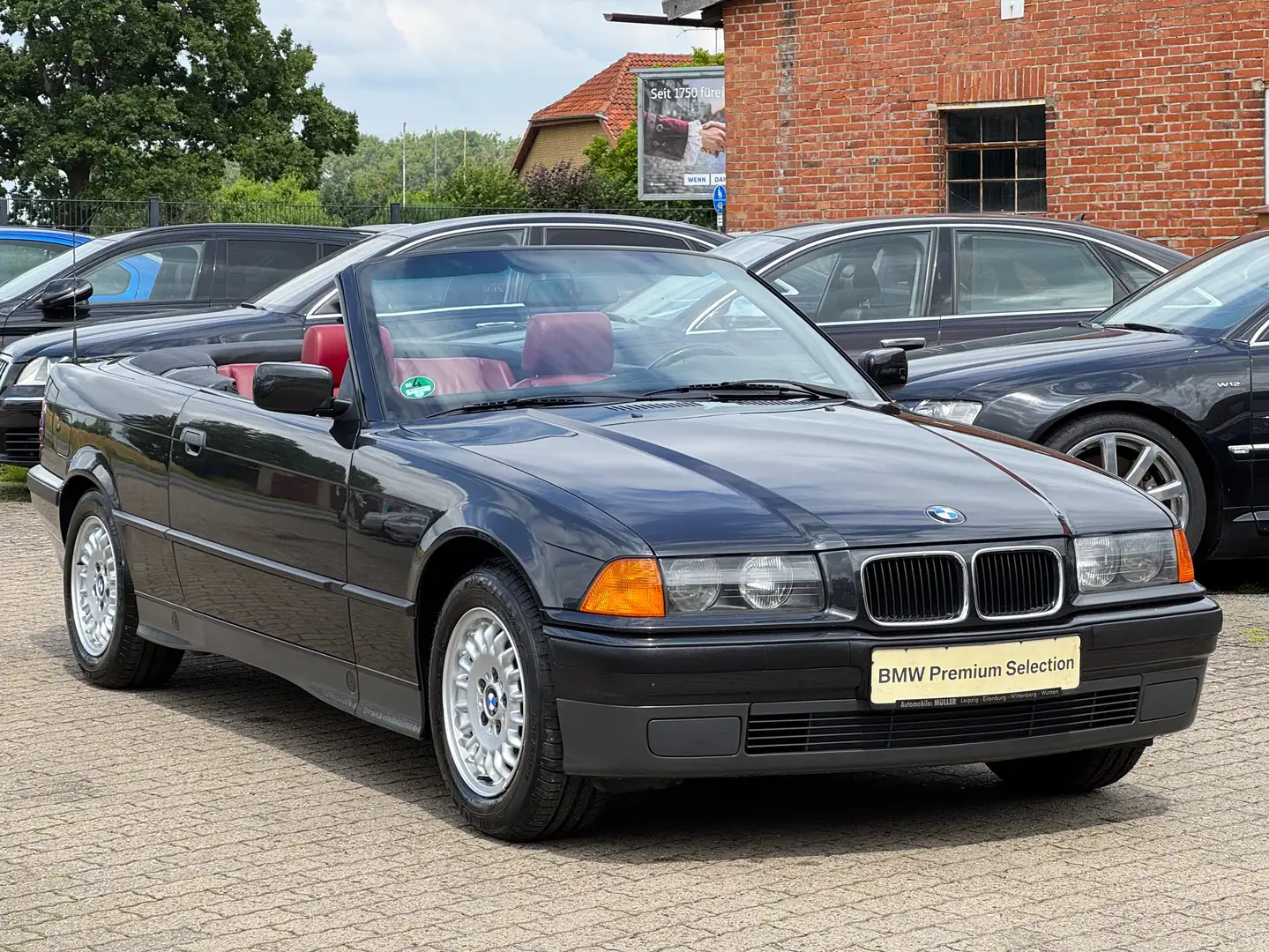 BMW 320 i E36 Cabrio mit 76.900 km - Leder rot - Sammler Nero - 2