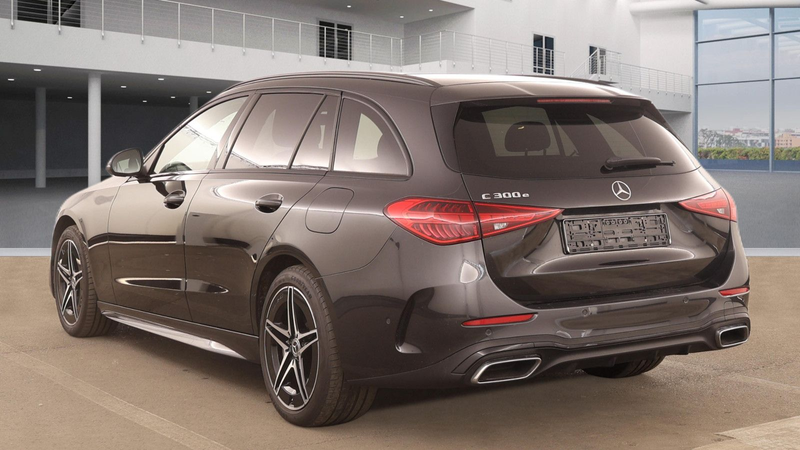 Mercedes-Benz C 300 e AMG Night*AHK*Kamera*LED*Alcantara*18*DA — photo 3