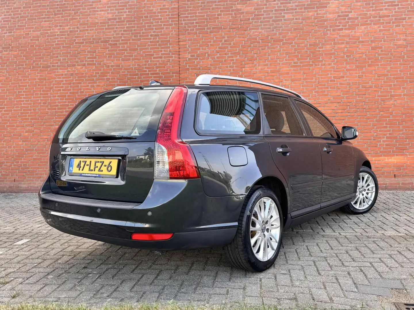 Volvo V50 2.0 Momentum| EERSTE EIGENAAR|MEMORY|CRUISE|NAVI Grey - 2