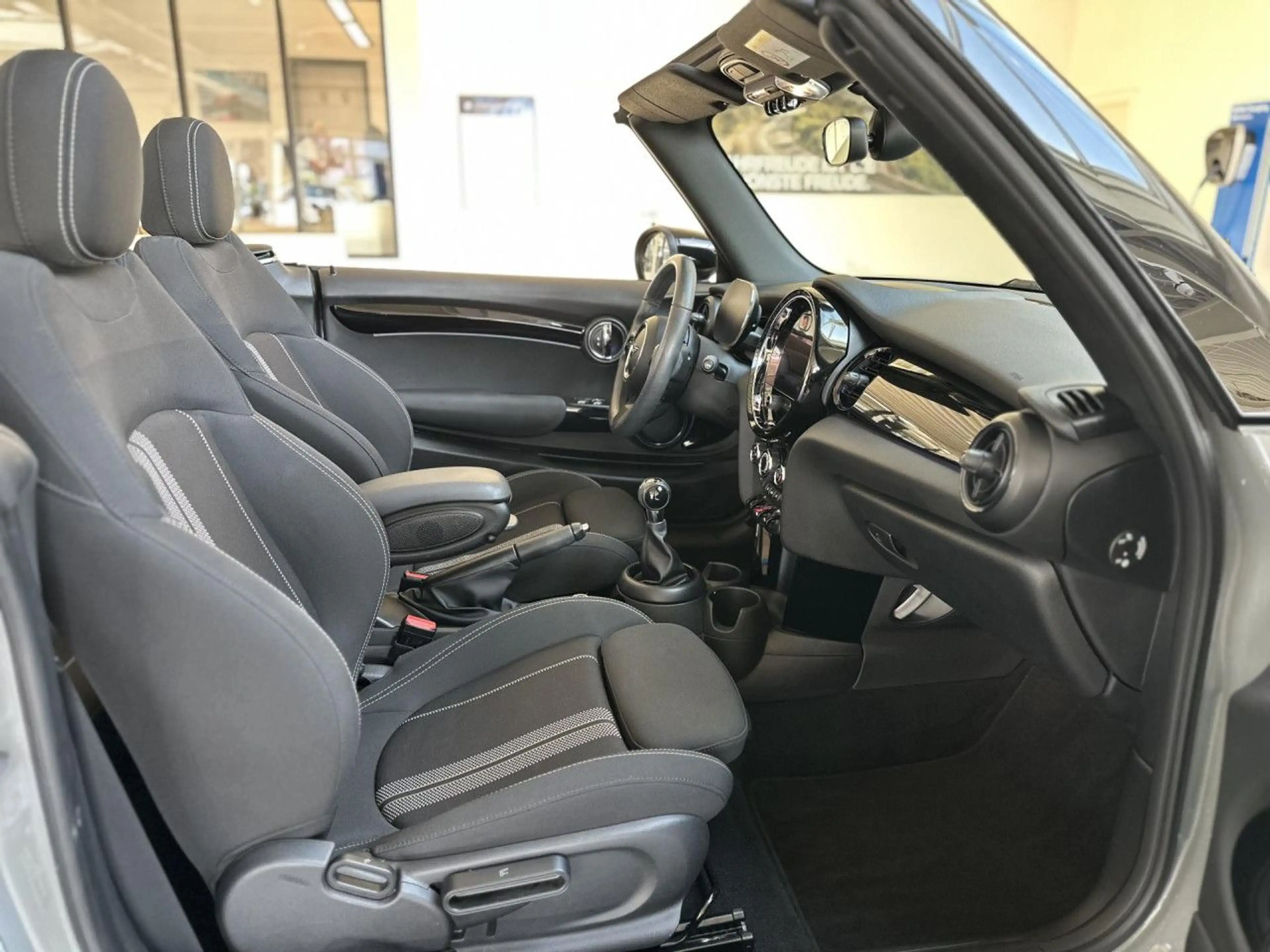 MINI Cooper S Cabrio Sports.LED PDC Sitzheizung DAB — photo 15
