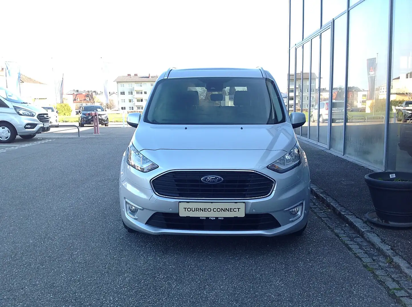 Ford Tourneo Connect Titanium 1,5 EcoBlue L1 Aut. Silber - 2