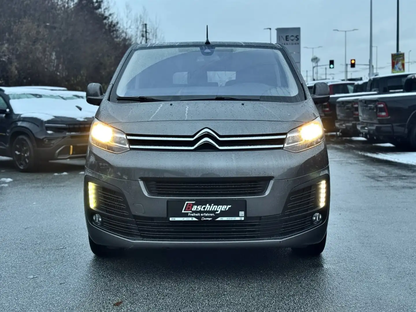 Citroen Spacetourer HDI 180 AT8 XL Business 9-Sitzer Grau - 2