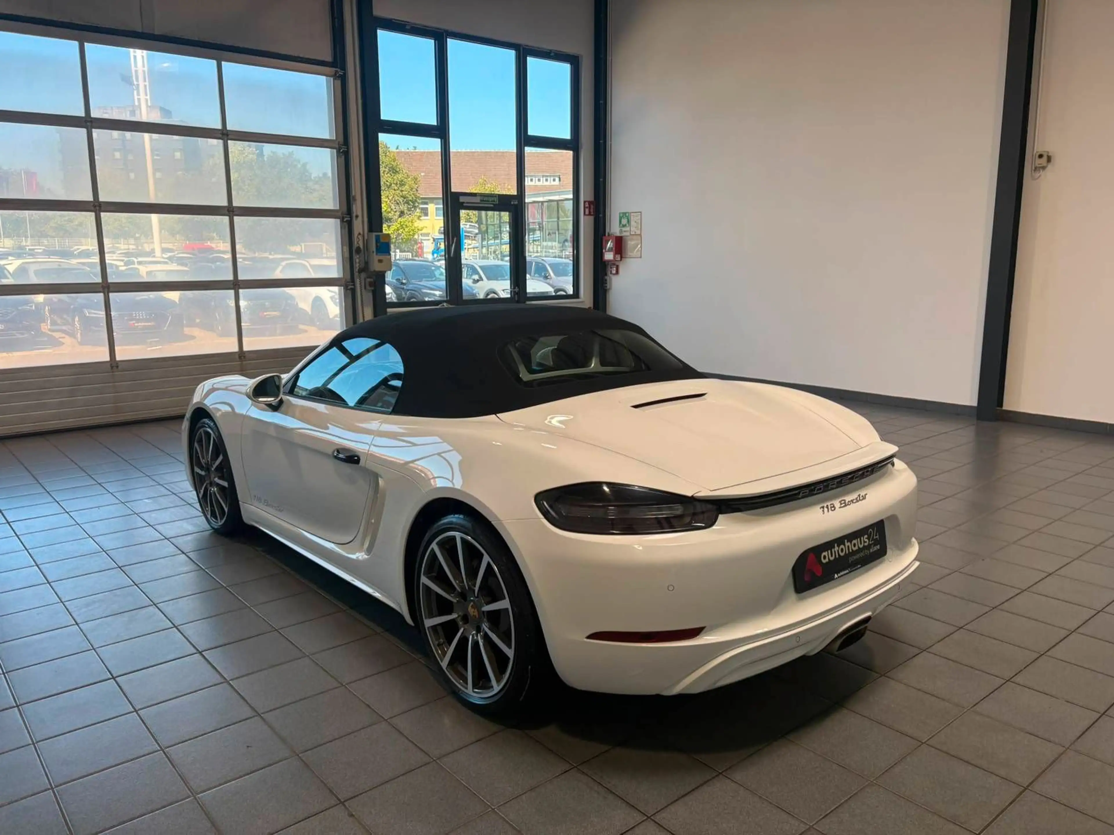 Porsche Boxster 718 Cayman / Boxster 2.0 Navi|CAM|Xenon|Sitzhzg. — photo 4