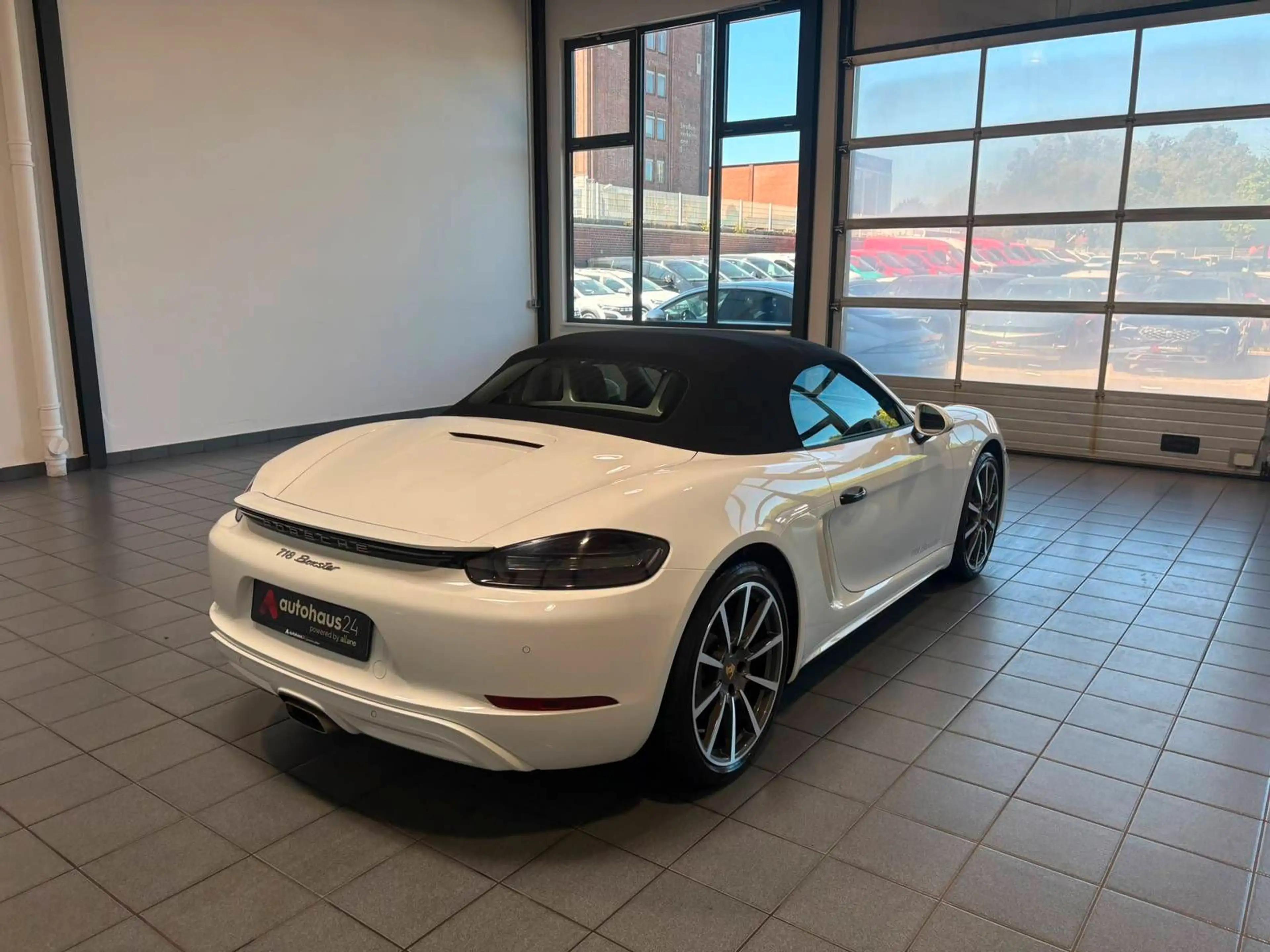 Porsche Boxster 718 Cayman / Boxster 2.0 Navi|CAM|Xenon|Sitzhzg. — photo 5