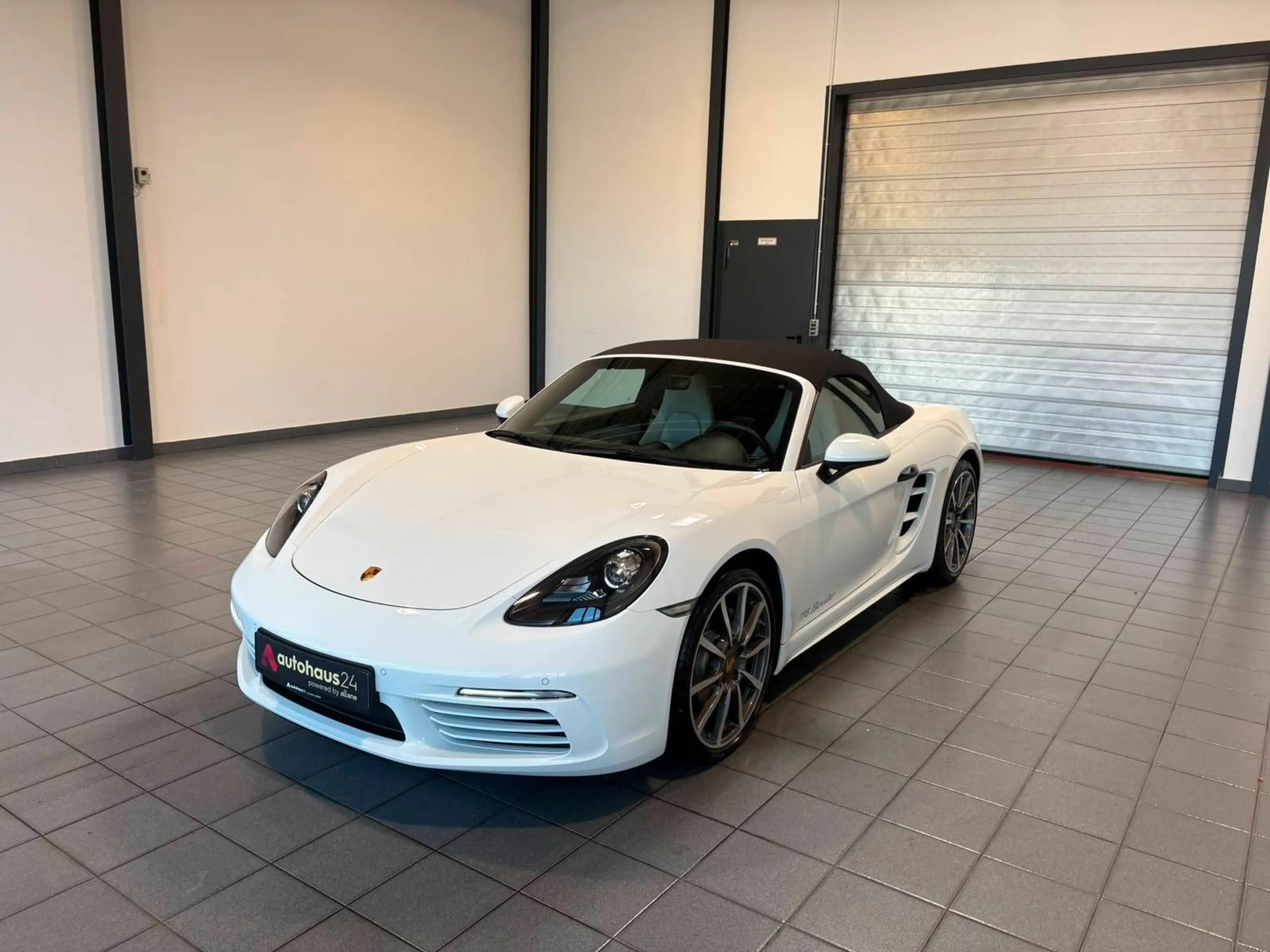Porsche Boxster 718 Cayman / Boxster 2.0 Navi|CAM|Xenon|Sitzhzg. — photo 3