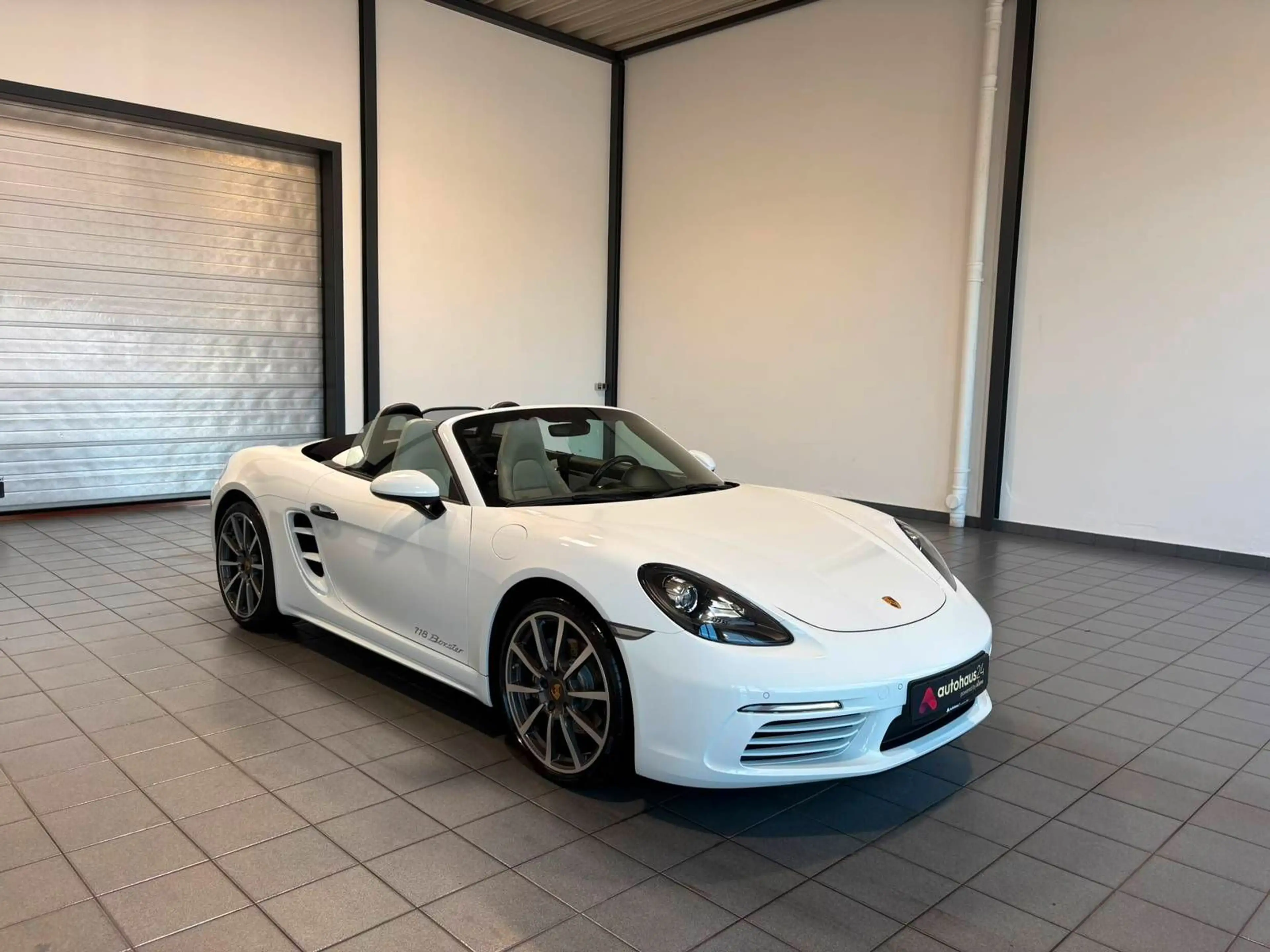 Porsche Boxster 718 Cayman / Boxster 2.0 Navi|CAM|Xenon|Sitzhzg. — photo 14