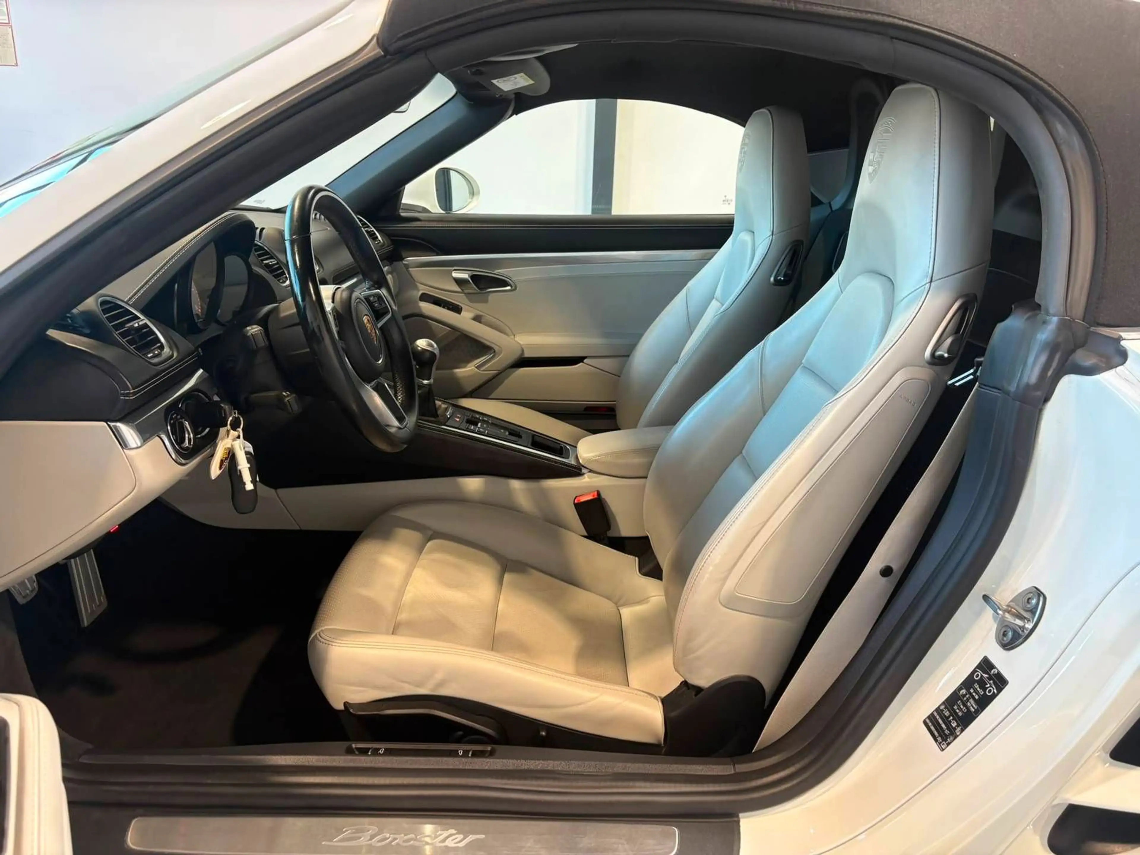 Porsche Boxster 718 Cayman / Boxster 2.0 Navi|CAM|Xenon|Sitzhzg. — photo 8