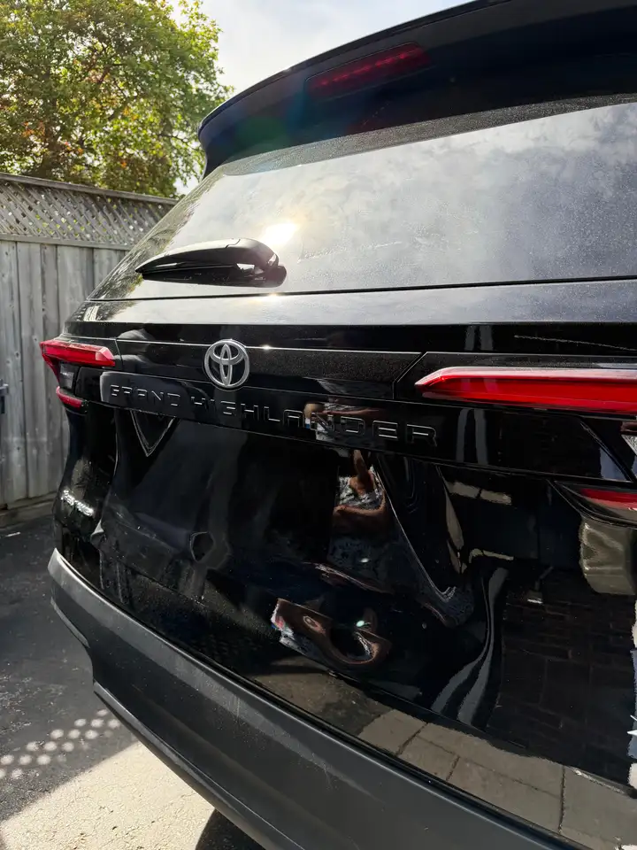 Toyota Grand Highlander снимка Toyota Grand Highlander