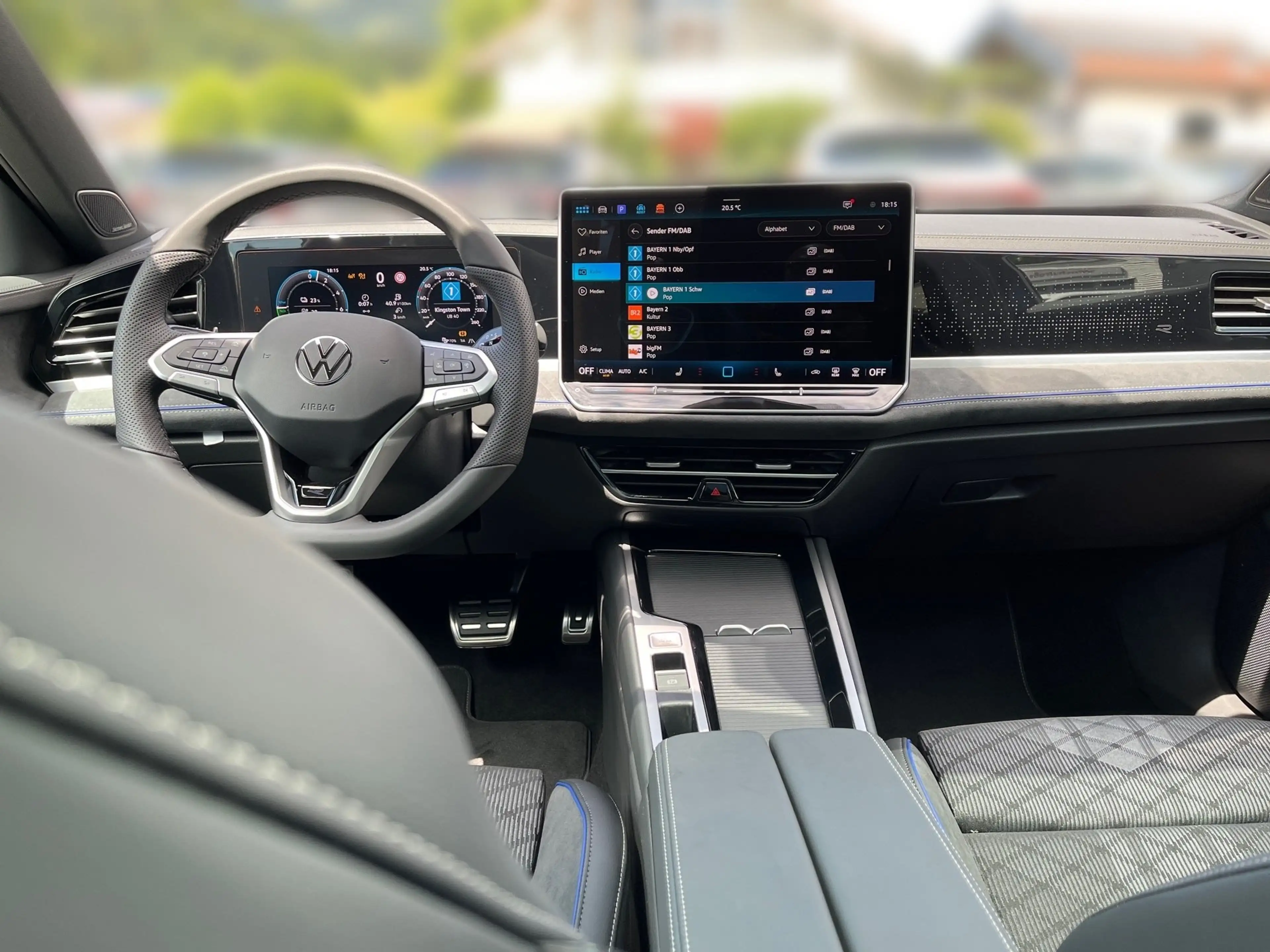 Volkswagen Passat Variant 1.5 TSI eHybrid R-Line *PANO*AHK* — photo 14