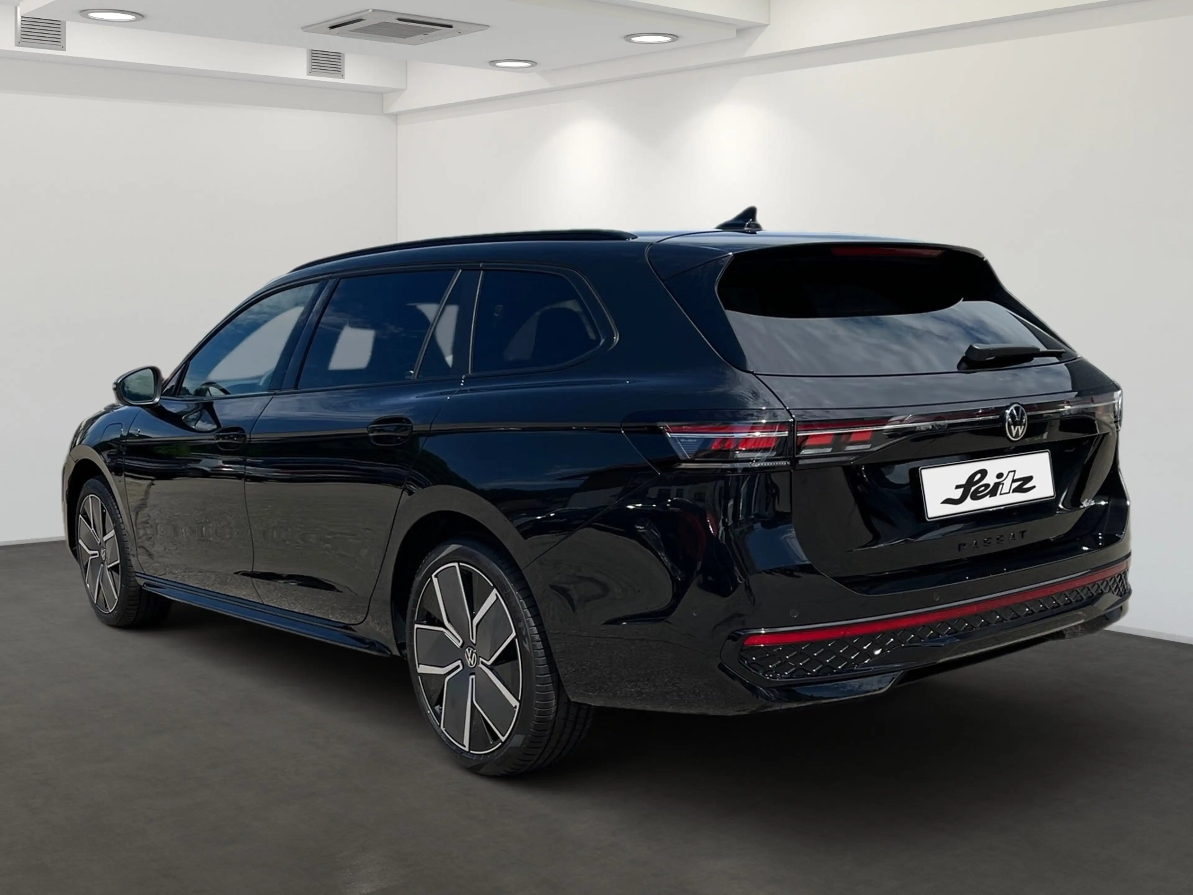 Volkswagen Passat Variant 1.5 TSI eHybrid R-Line *PANO*AHK* — photo 5