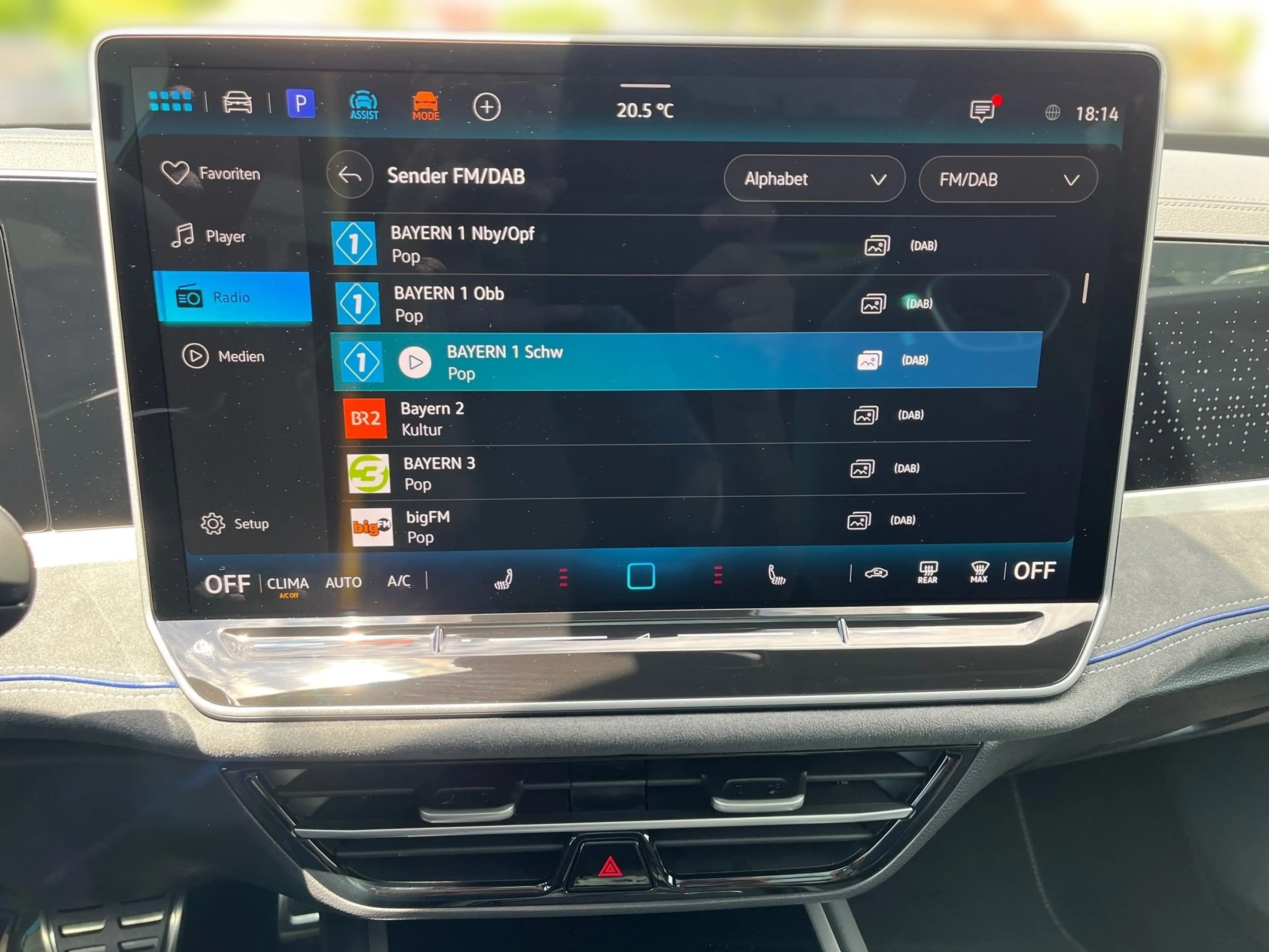 Volkswagen Passat Variant 1.5 TSI eHybrid R-Line *PANO*AHK* — photo 13