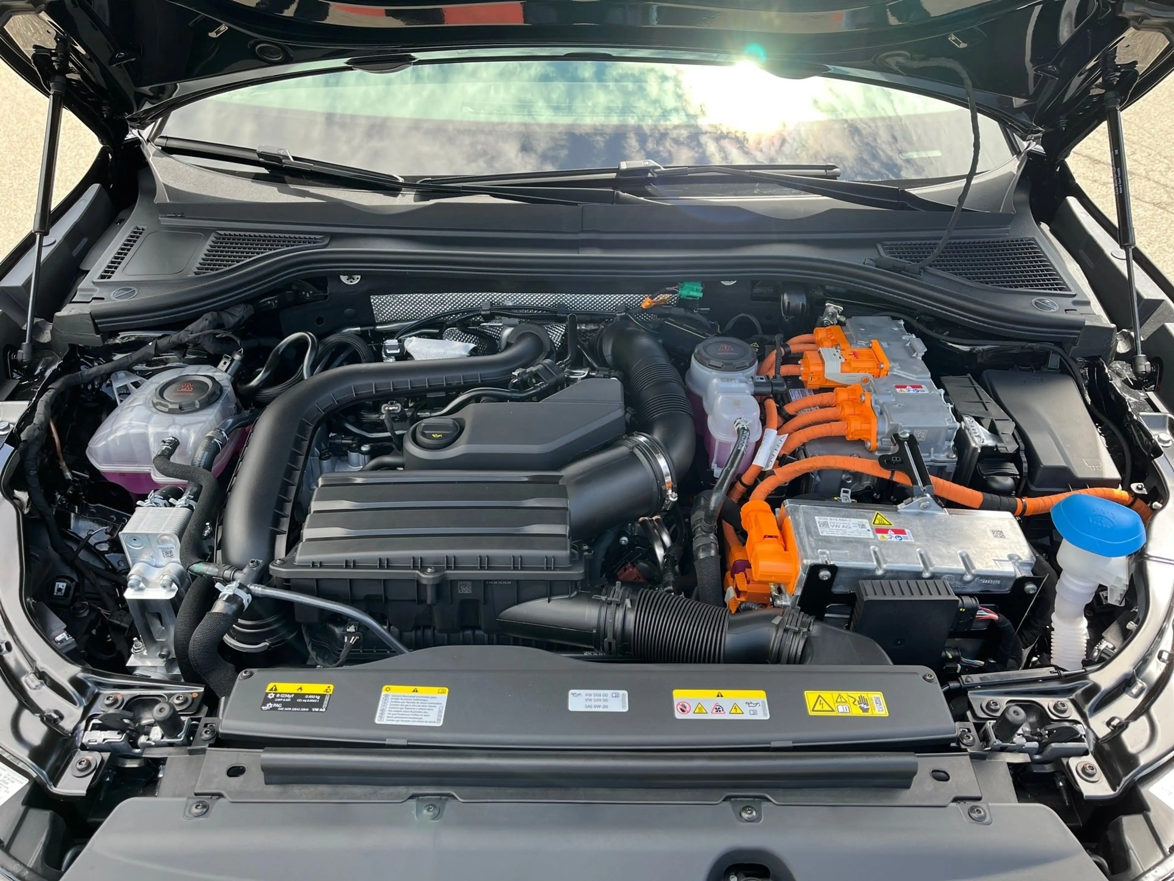 Volkswagen Passat Variant 1.5 TSI eHybrid R-Line *PANO*AHK* — photo 9