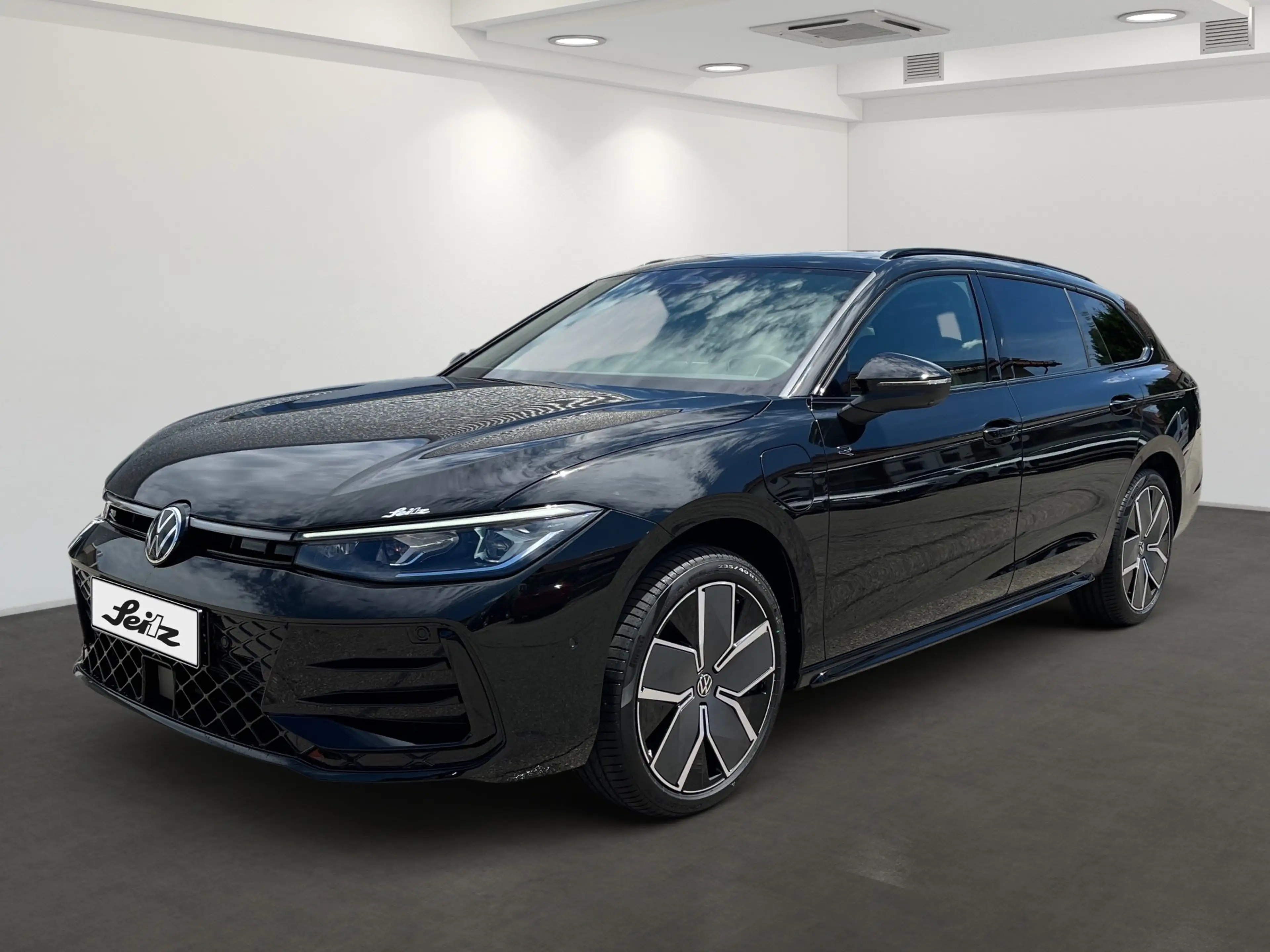 Volkswagen Passat Variant 1.5 TSI eHybrid R-Line *PANO*AHK* — photo 2