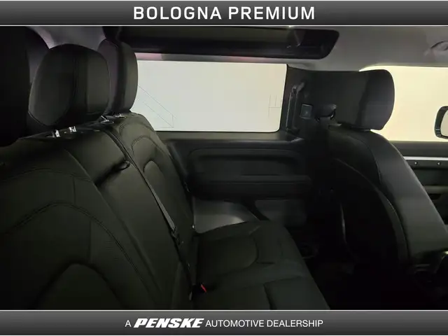 Land Rover Defender view 5