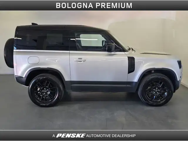 Land Rover Defender view 6