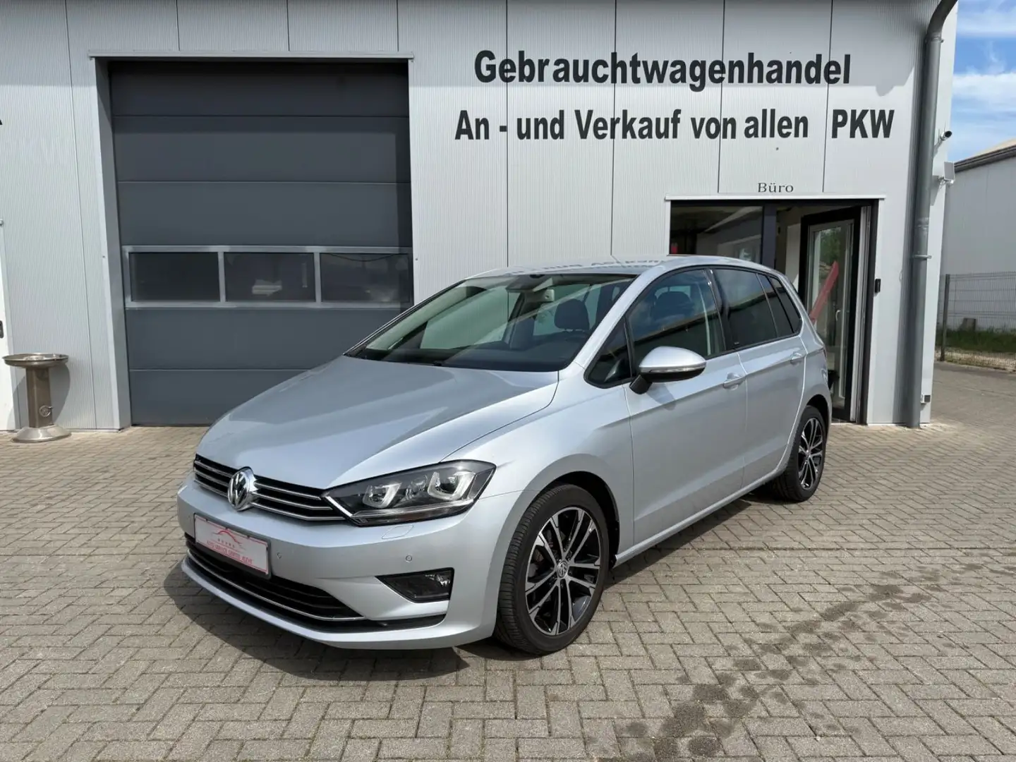 Volkswagen Golf Sportsvan VII Allstar*AHK*NAVI*SHZ*PDC*ACC* Silber - 1