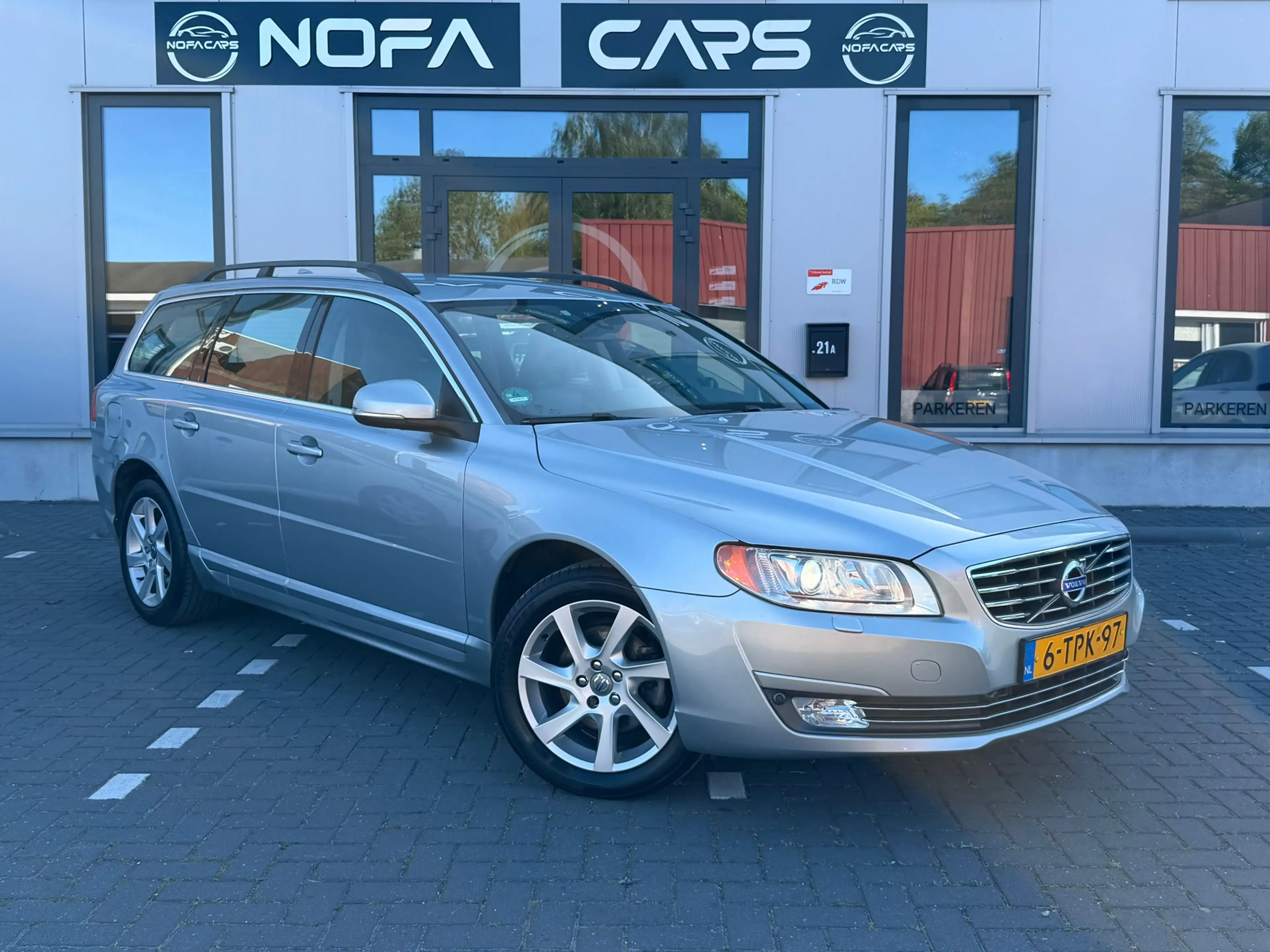 Volvo V70 1.6 T4 Nordic+|Leer|Trekhaak|xenon|Navi|PDC|NAP — photo 5
