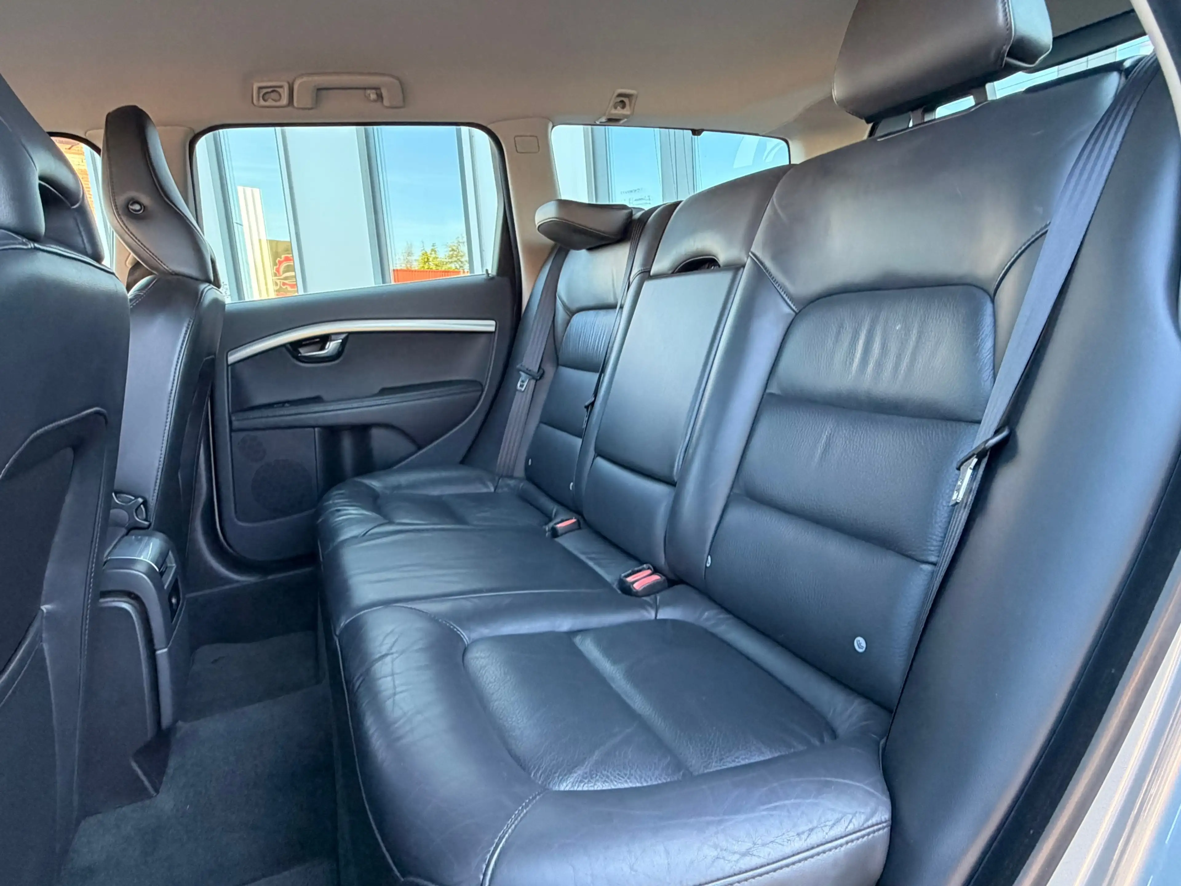 Volvo V70 1.6 T4 Nordic+|Leer|Trekhaak|xenon|Navi|PDC|NAP — photo 8