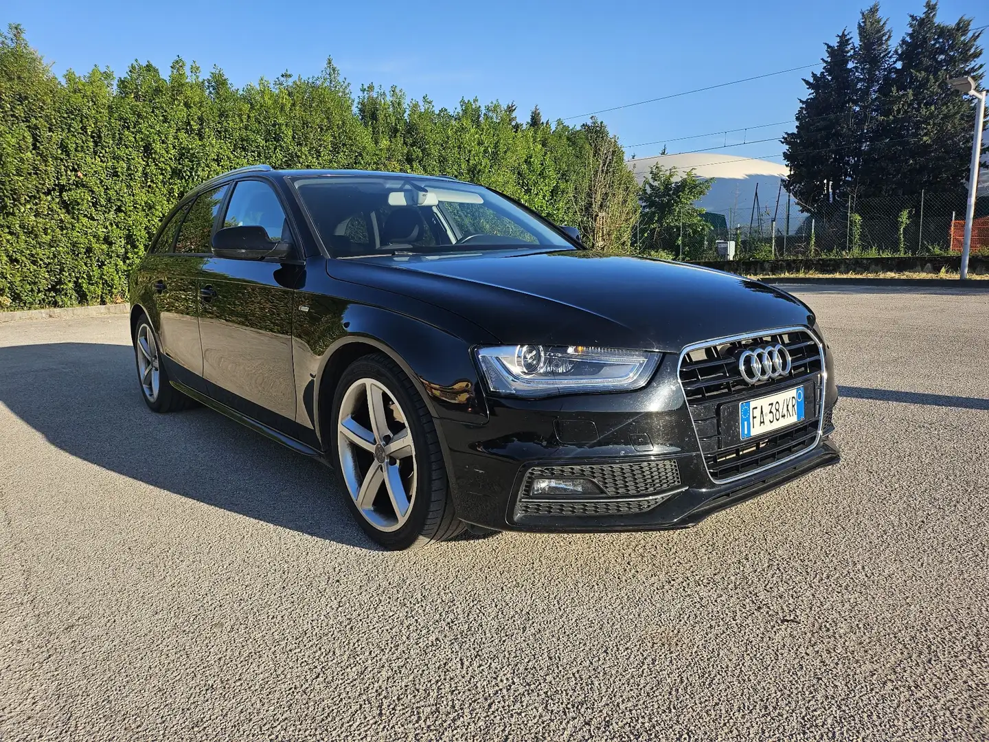 Audi A4 Avant 2.0 tdi 177cv S-Line Edition - 1