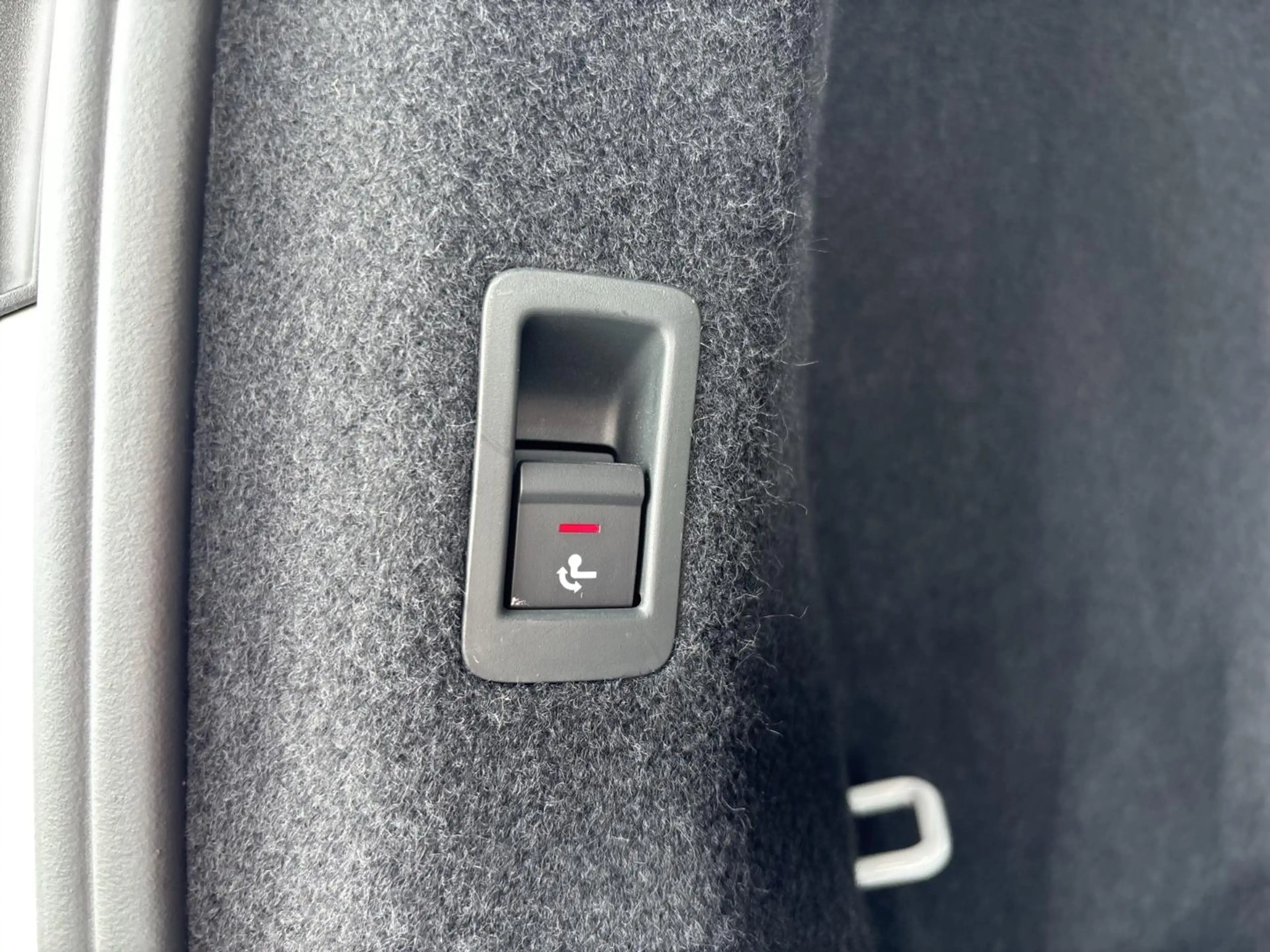 Audi Q4 e-tron 45 advanced LED Navi AHK SpSi ASI APS SHZ — photo 15
